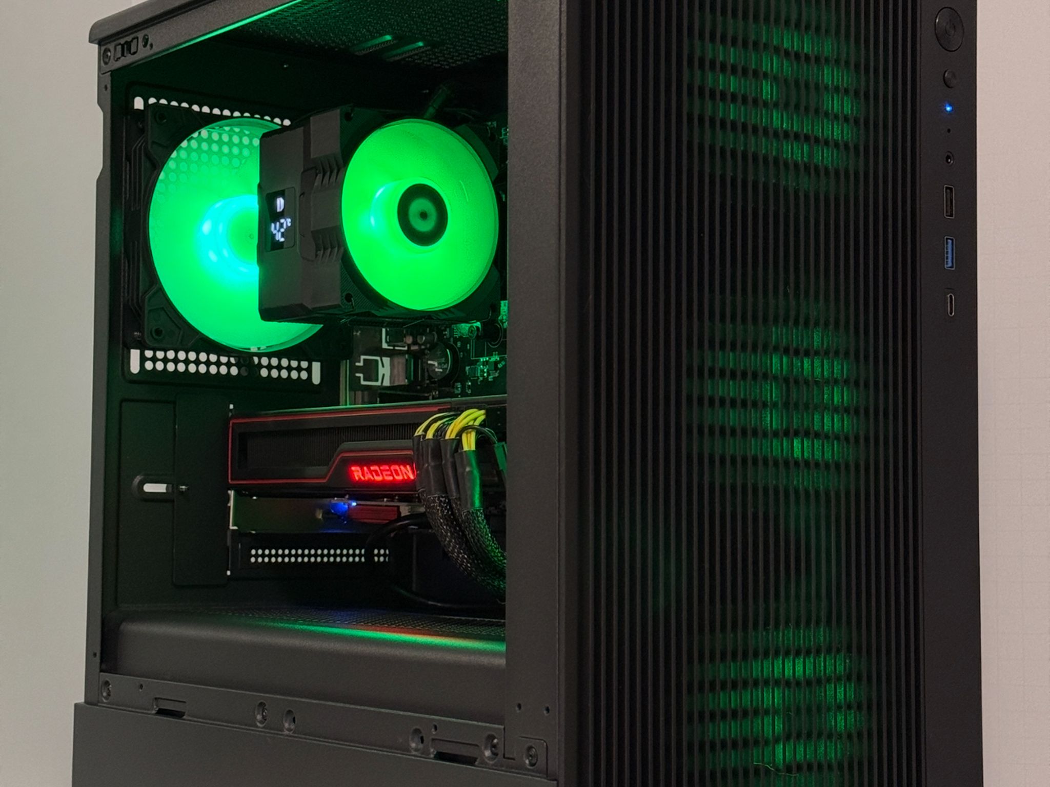 🥷MIDNIGHT TITAN🥷 1440p | RX 6700XT 12GB | RYZEN 5 5600 | 1TB M.2 | 16GB DDR4 3200MHZ