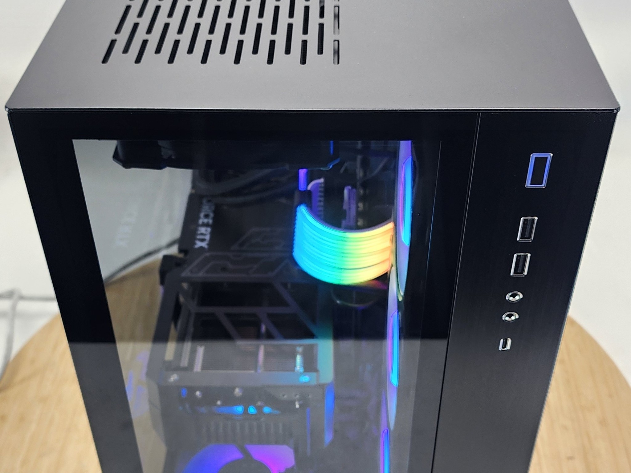Gaming PC Ryzen 7 7800X3D 32GB RAM 2TB SSD RTX 4080 16GB Windows 11 Computer