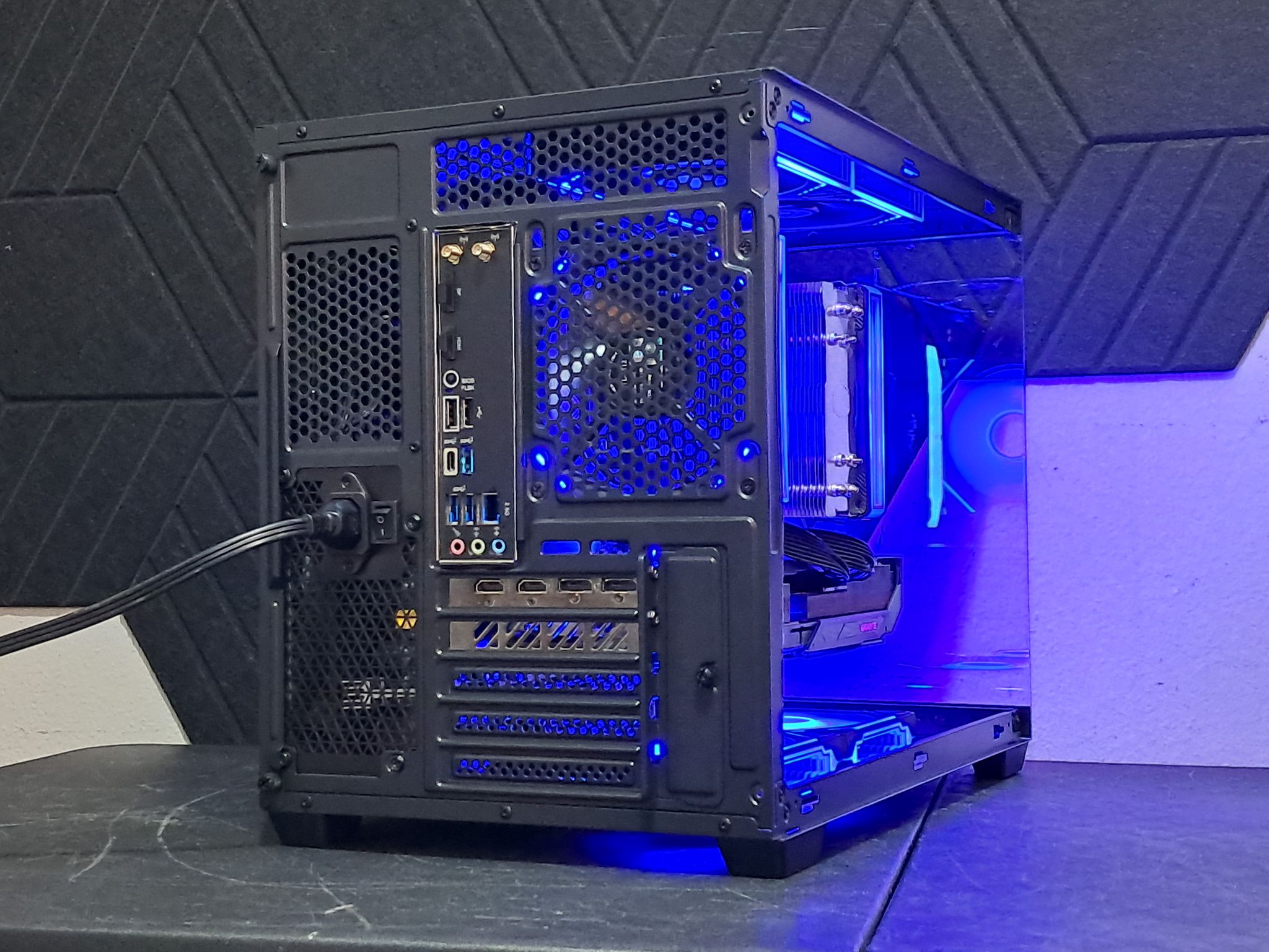 ⬛🔴Custom 1440p Gaming PC🔴⬛RX 9070 GRE | Ryzen 5 7500F | 16GB DDR5 | 1TB SSD