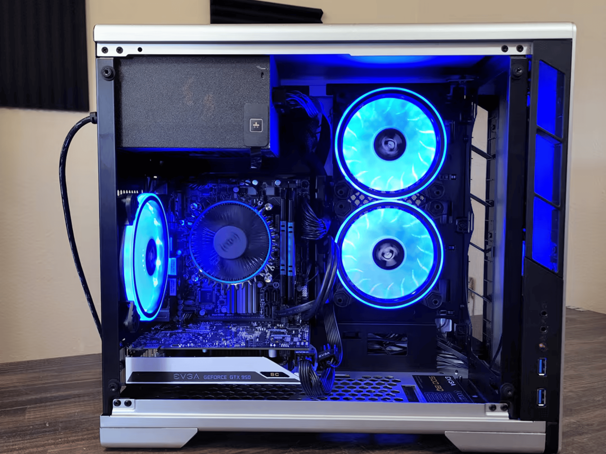  Intel Core i5 4570 // Nvidia GeForce GTX 950 // 16GB 1600MHz
