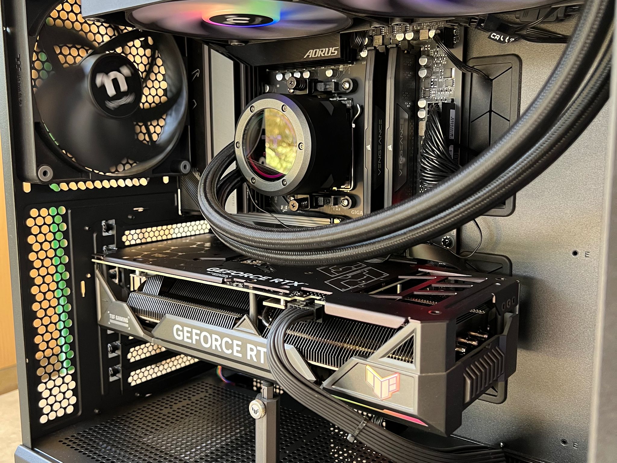 Gaming pc | Rtx 4070 Ti Super | Ryzen 7 9700x | 32GB 6000Mhz Corsair ram | 2TB 990 Pro | RM850e