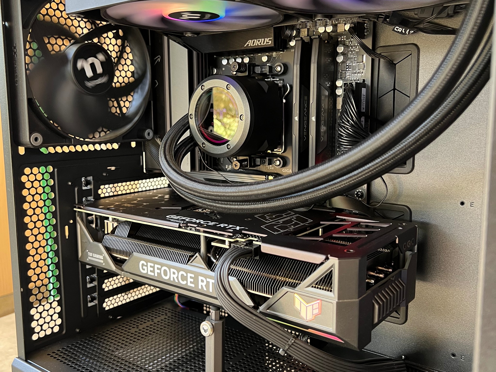 Gaming pc | Rtx 4070 Ti Super | Ryzen 7 9700x | 32GB 6000Mhz Corsair ram | 2TB 990 Pro | RM850e