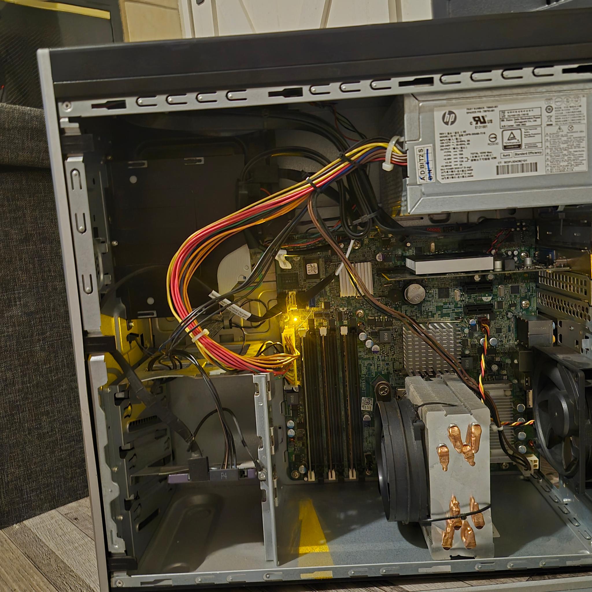 Scratch and Dent| 4 Core Xeon, 12GB RAM, 256GB SSD, R5 340 1GB