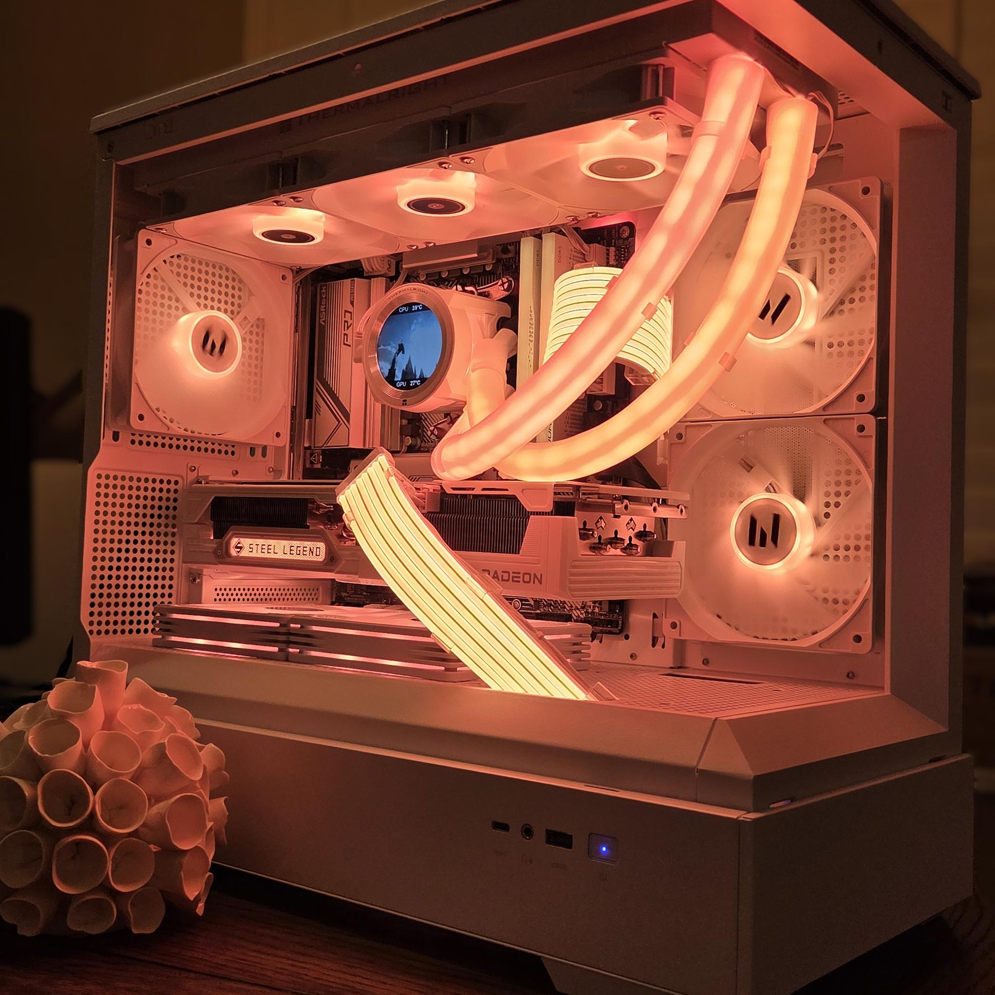 Frosty! ❄️ | RX 9070 XT Gaming PC | Ryzen 7 7700X | 32GB DDR5 | 1TB Gen4 NVMe | 2.1" LCD Display!