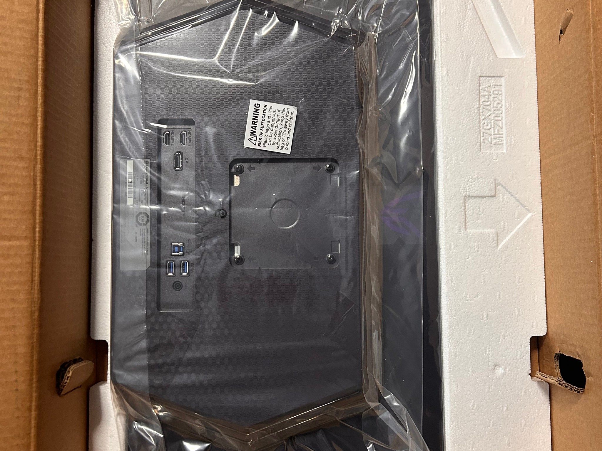 LG UltraGear 27" OLED (240hz) 2K (2560x1440) Gaming Monitor (27GX704A-B) (Only 9hrs Used!)