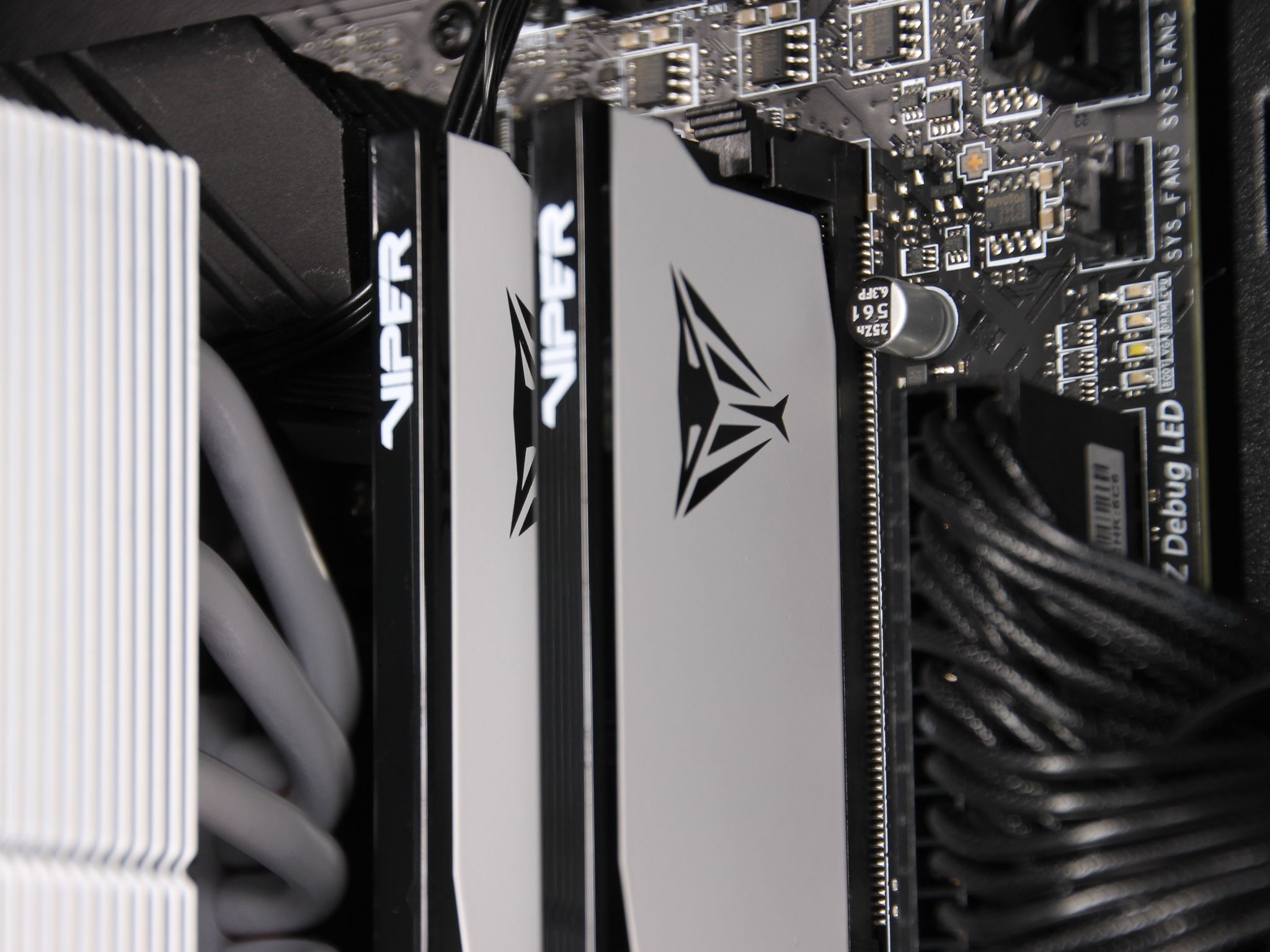 𝑽𝑰𝑷𝑬𝑹 // Core i5-12600K, RTX 5060 Ti 16GB // Upper Mid-Range Gaming PC