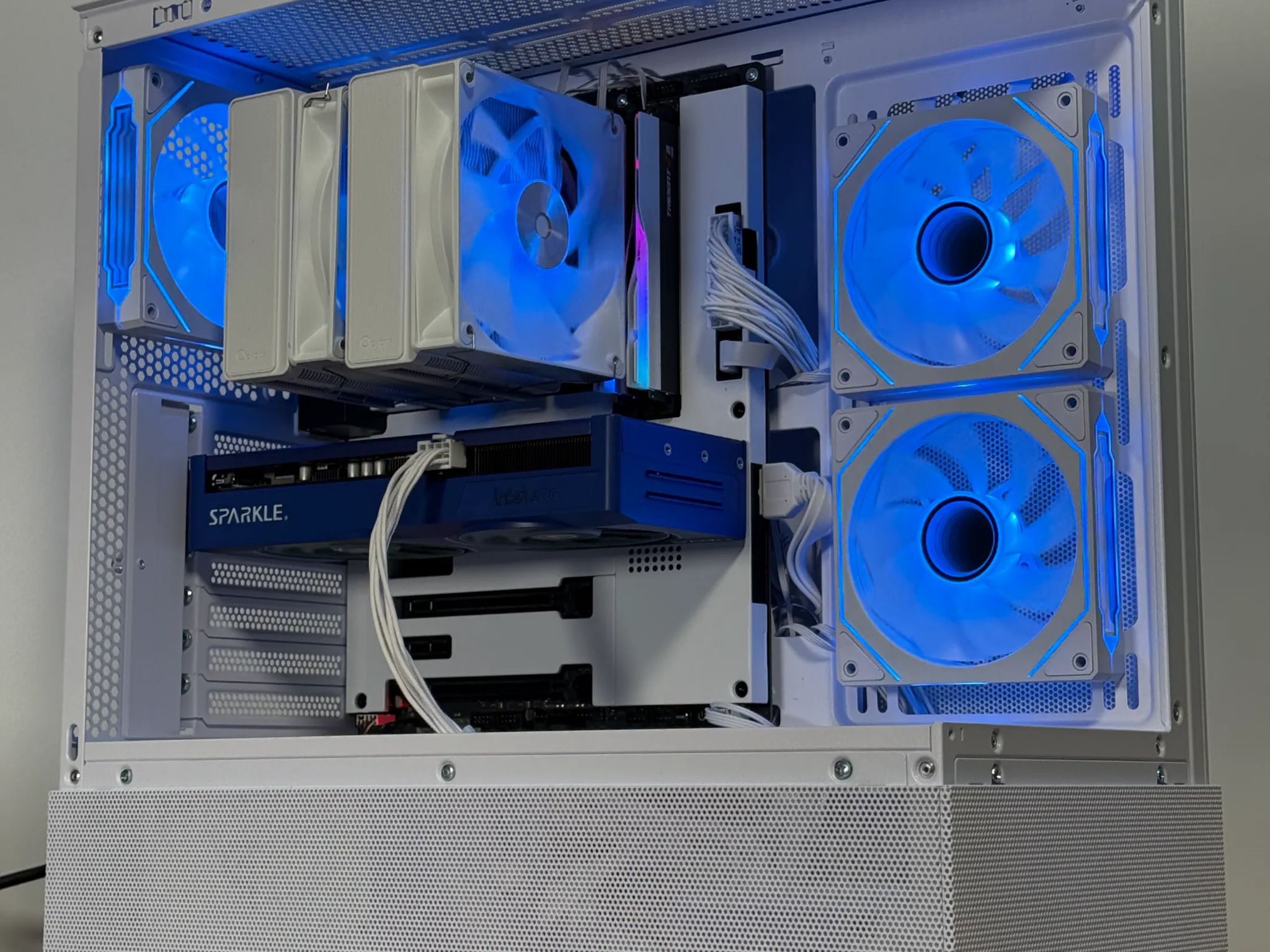 Intel ARC b570 Intel Core i5 14400f Gaming PC