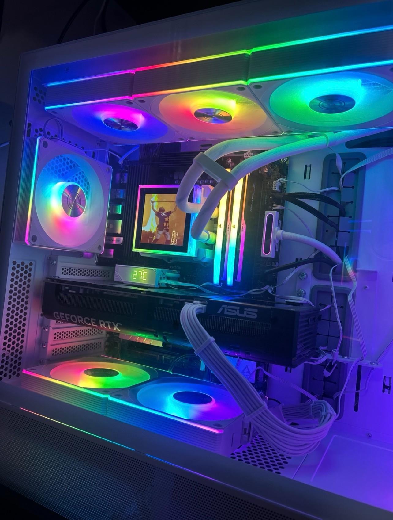 Gaming PC Setup - Ryzen 7 9800X3D / RTX 5070 Ti 16GB / 32GB DDR5 / 3.25TB SSD / Full Peripherals