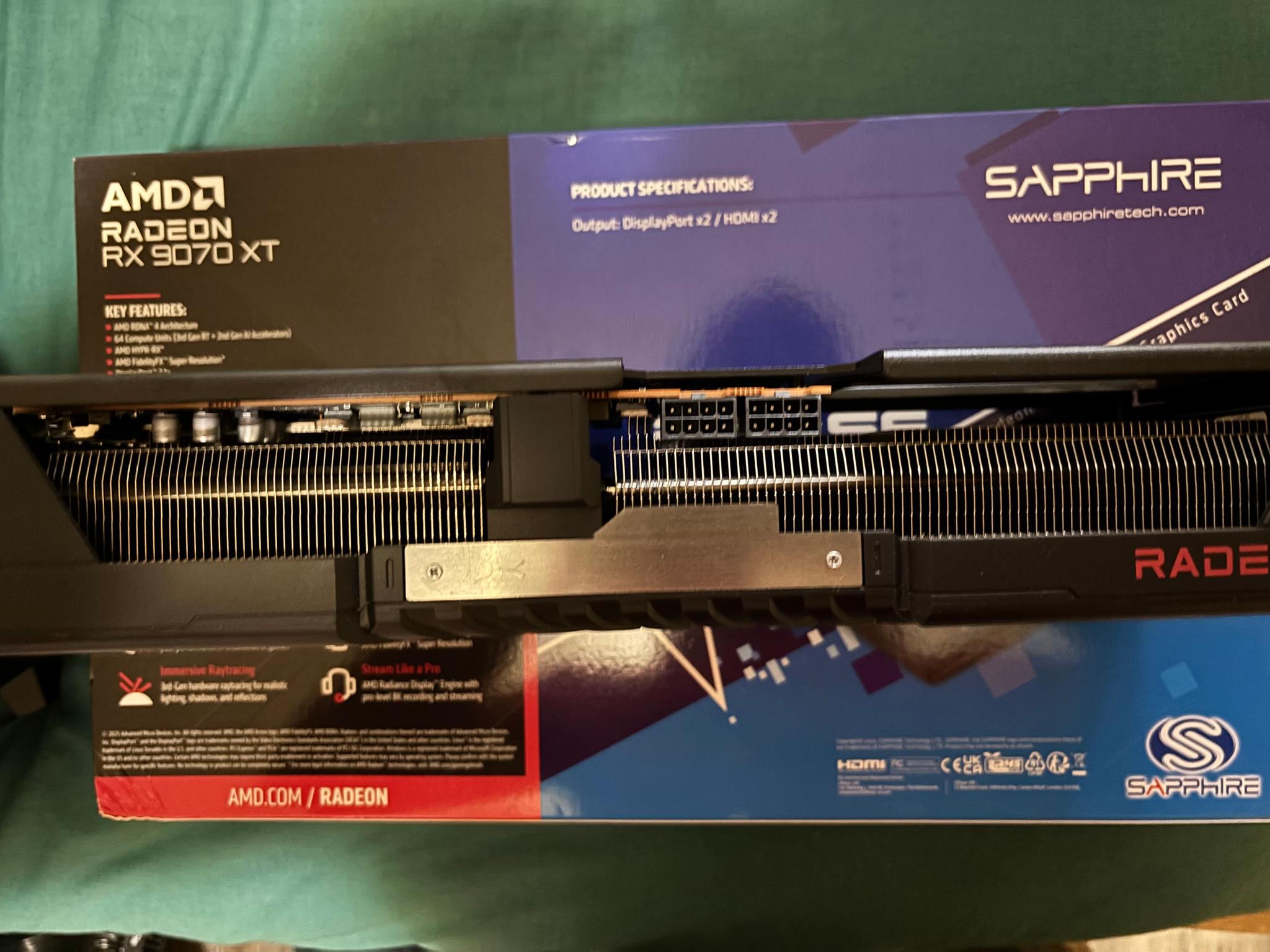 Sapphire Pulse AMD Radeon 9070 XT