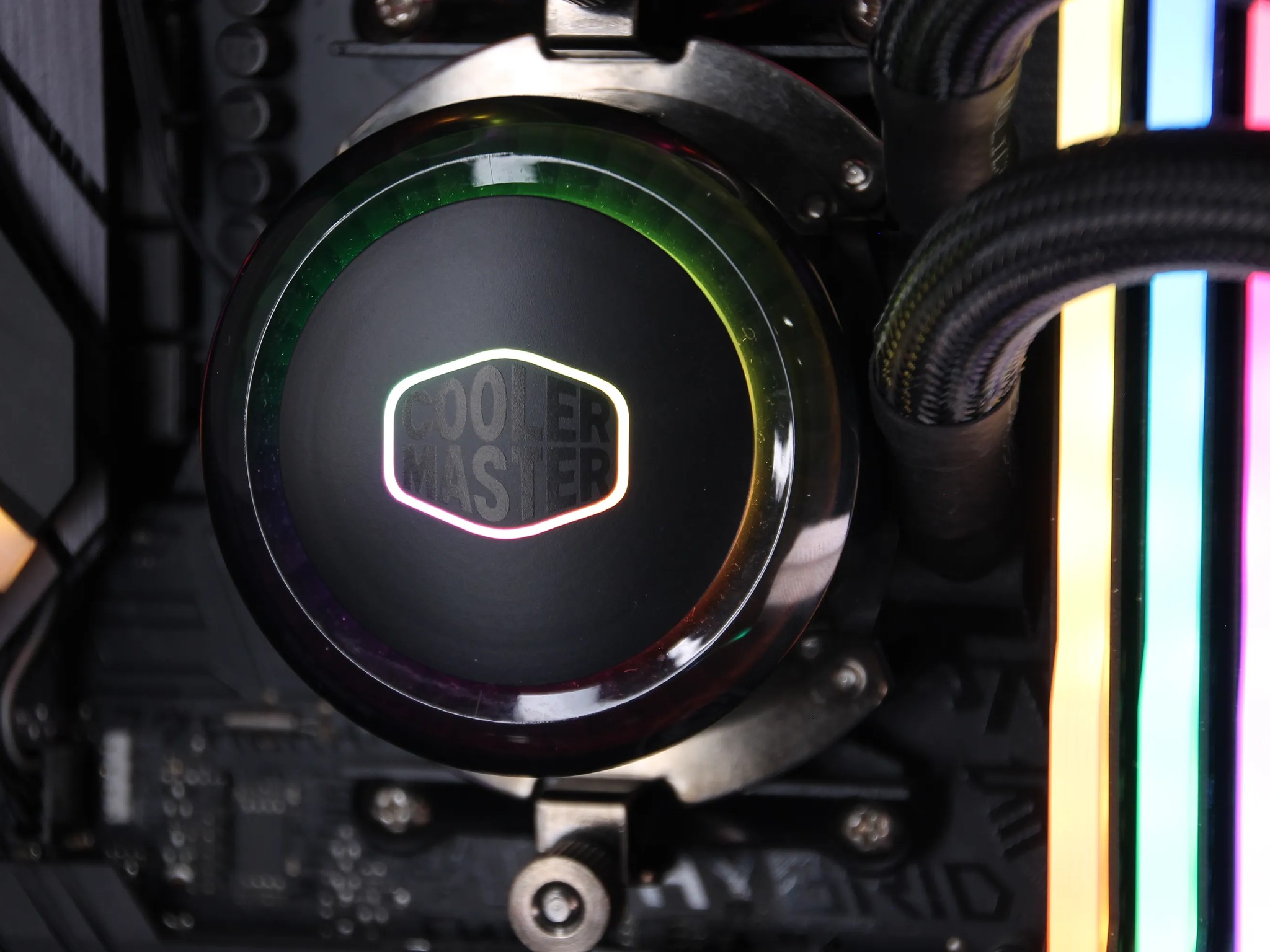 𝙏𝙄𝙏𝘼𝙉 // Ryzen 7 5800X, RTX 3070 // Mid-range Gaming PC