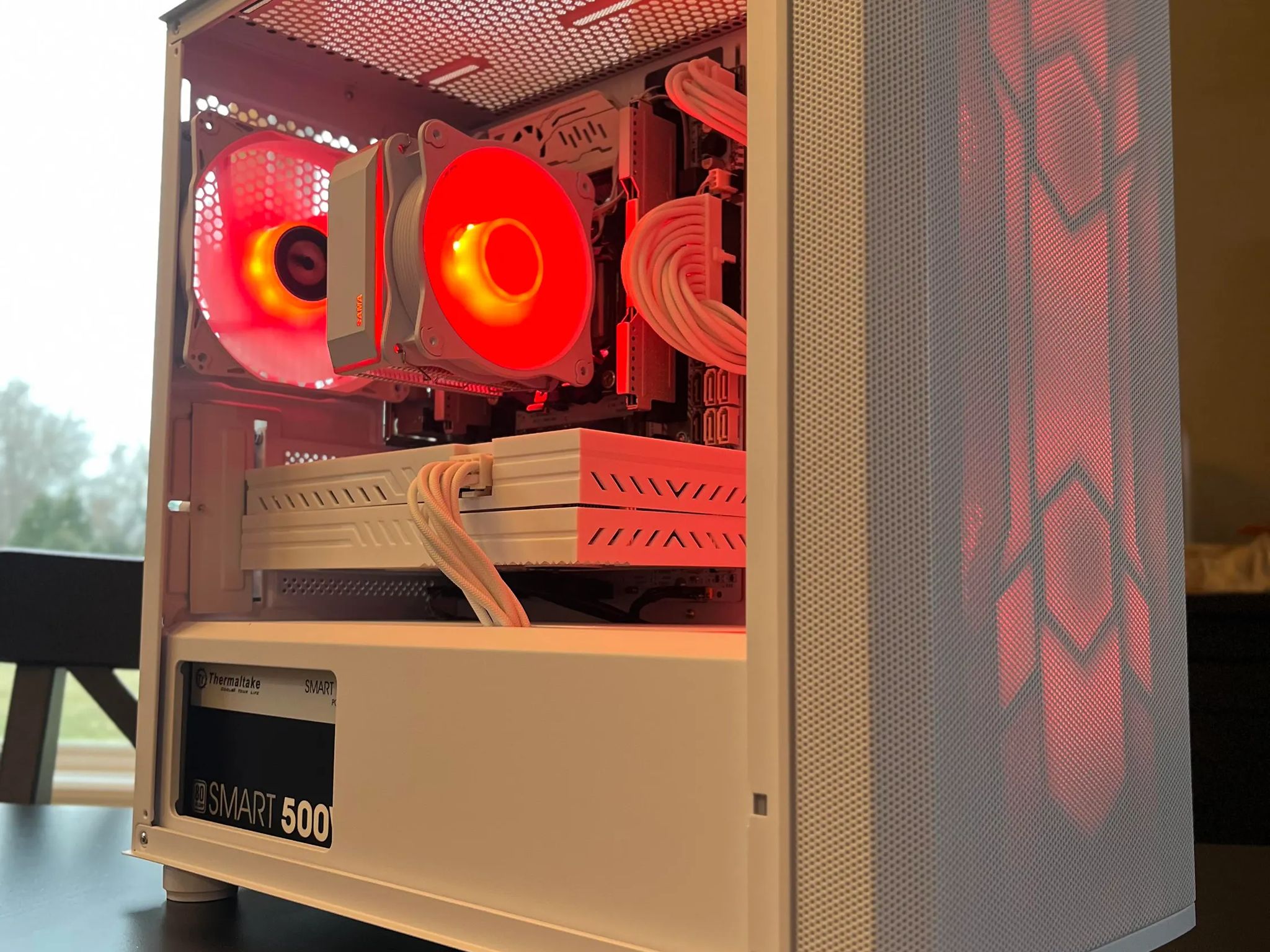 ALL WHITE GAMING PC | RX 580 | XEON 2640 V3 | 16GB DDR4 | 500GB NVME