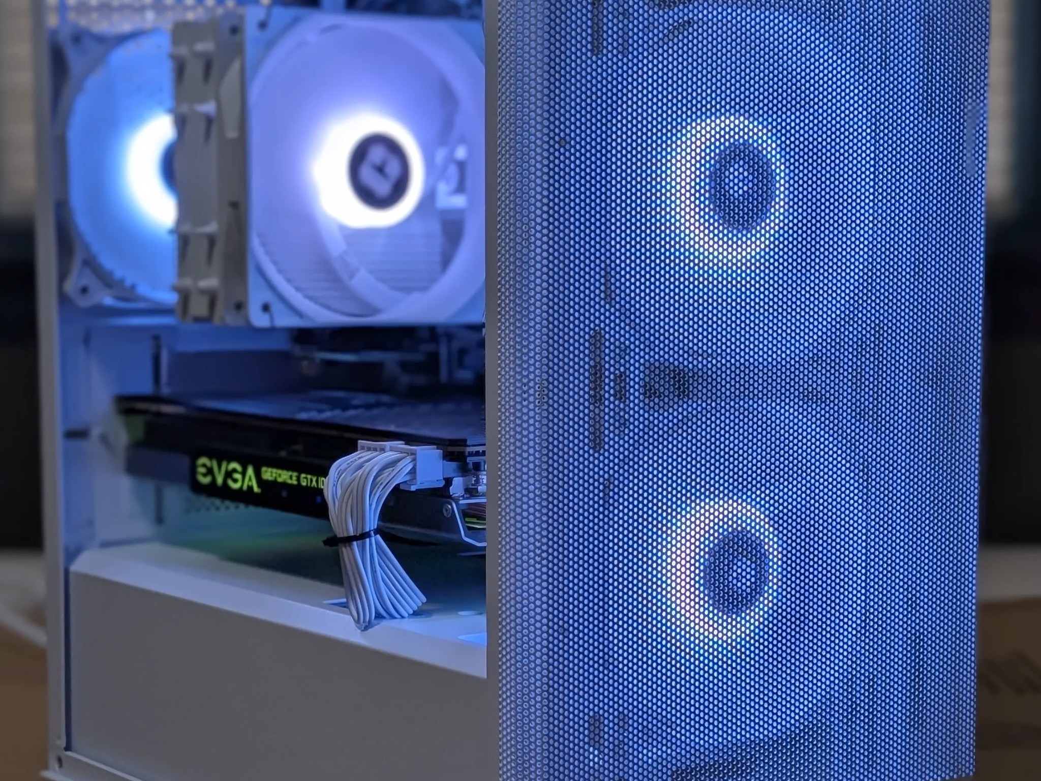 GTX 1070 Ti , Ryzen 3600, 16GB DDR4, 500 GB NVMe SSD, WiFi - White Budget Gaming PC