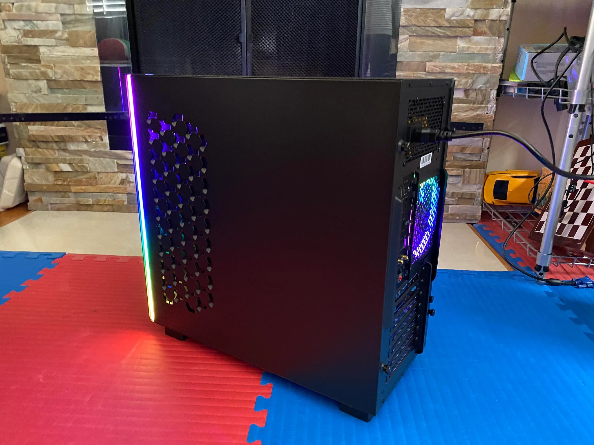 *NEW* Mid Range Gaming PC (RX 5600XT, i5 10400f, 1TB Gen 4 M.2)