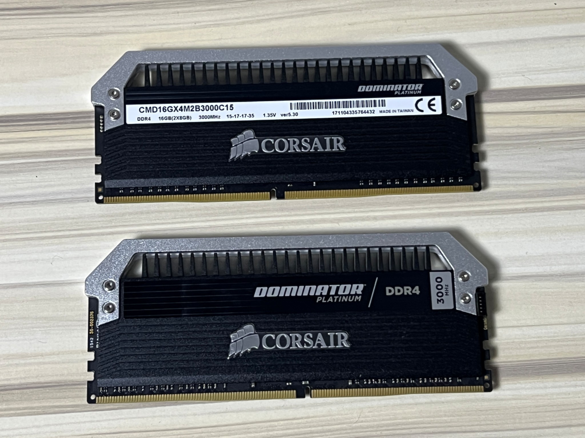 Corsair Dominator Platinum 16gb (2x8gb) 3000MHz DDR4 RAM