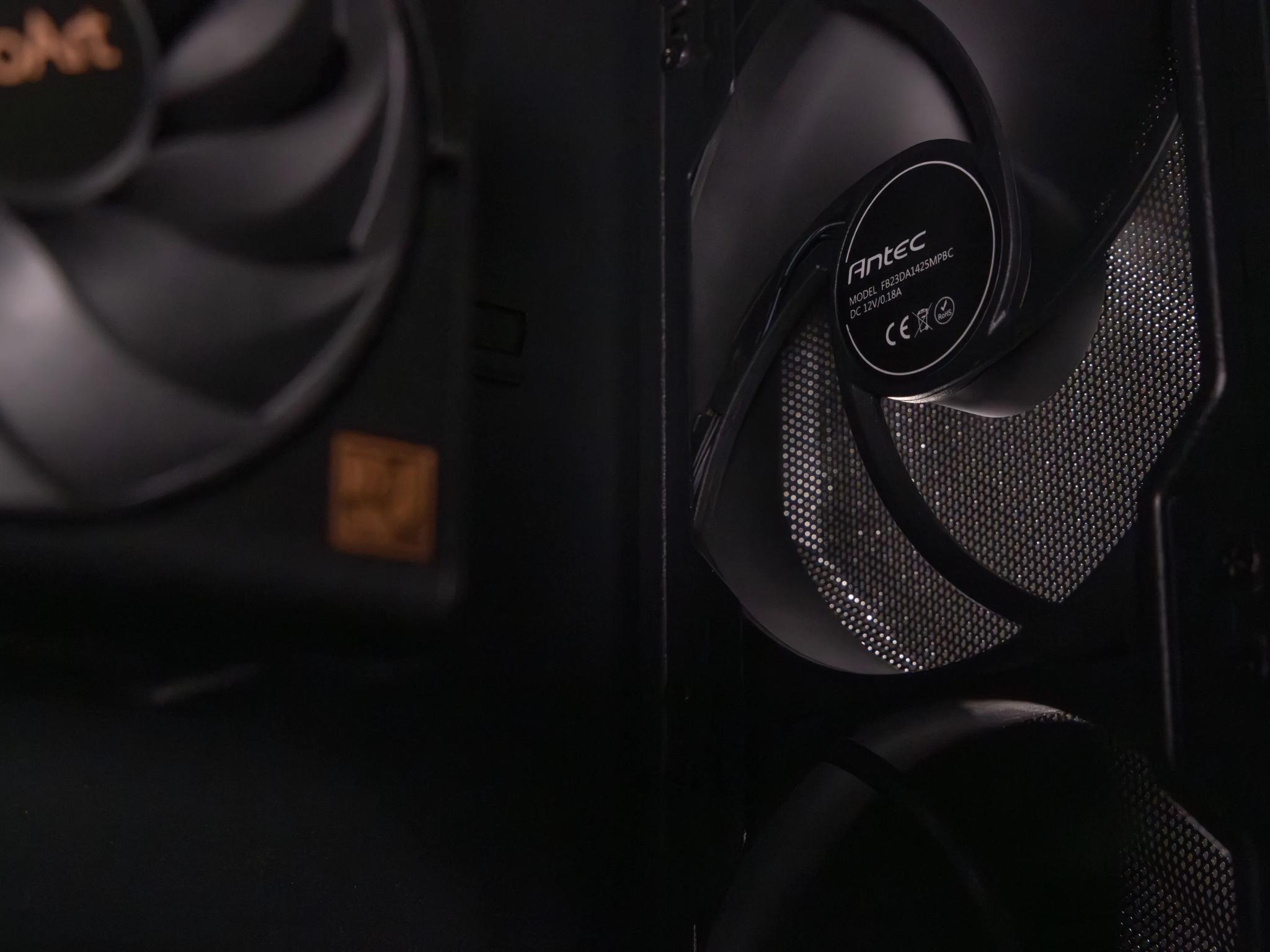 🦂 Alcantara 🦂 RTX 4070 Super / AMD R7 9700X / 1TB NVME / 32GB DDR5 RAM / 420 AIO / Windows 11 Pro