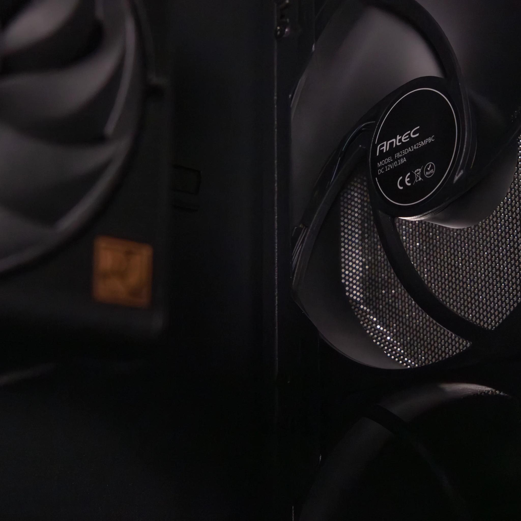 🦂 Alcantara 🦂 RTX 4070 Super / AMD R7 9700X / 1TB NVME / 32GB DDR5 RAM / 420 AIO / Windows 11 Pro