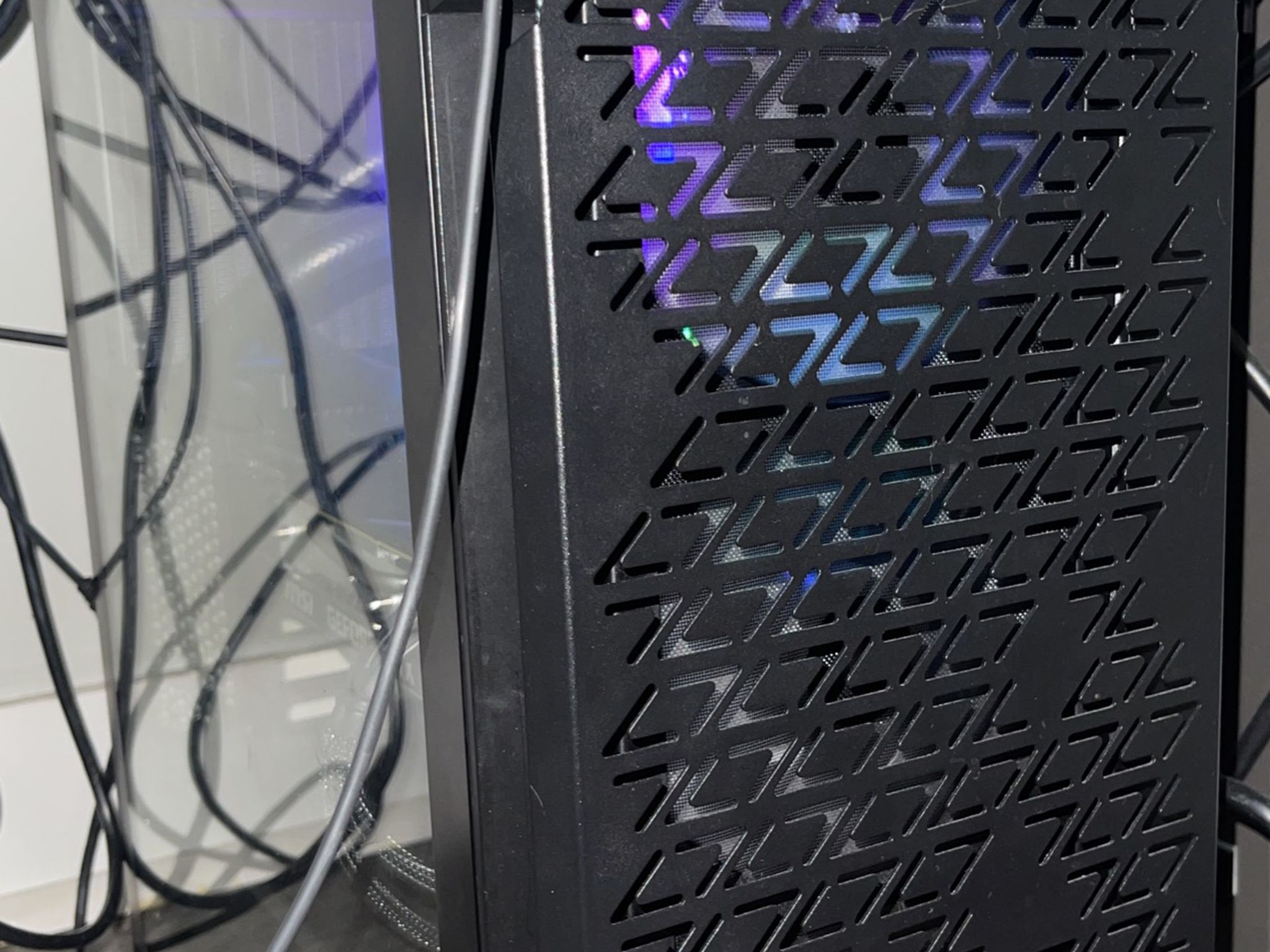 i7-10700, ROG STRIX z490-E Gaming, 32 GB DDR4 Corsair Vengeance, 1 TB Samsung 970 SSD, 2080 Super