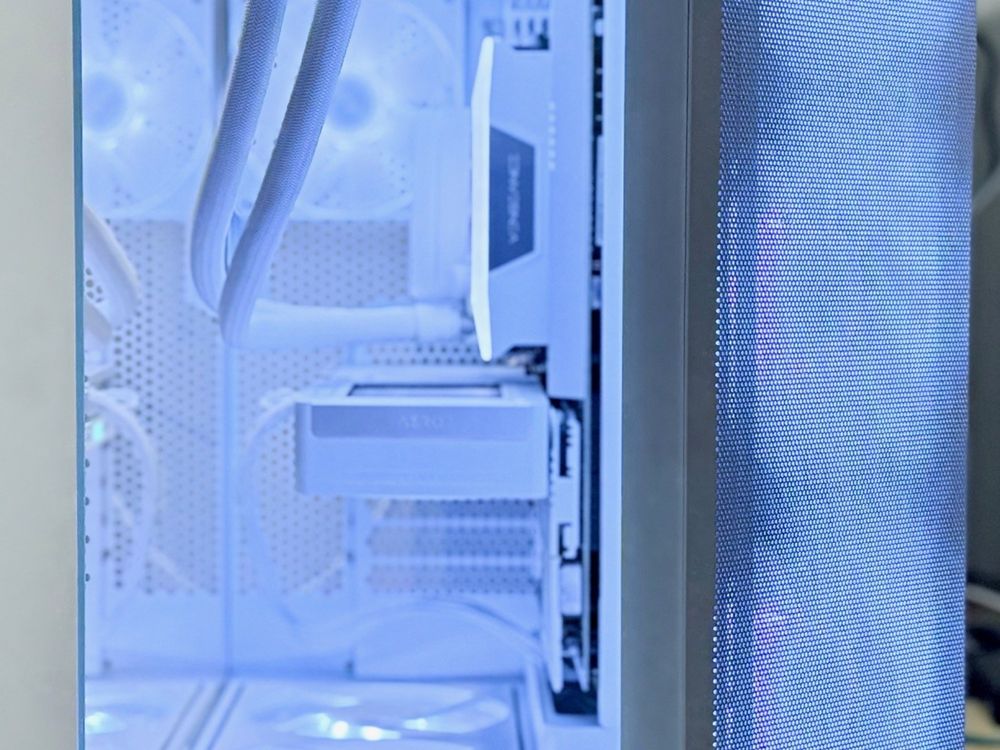 Avalanche RTX 5060 TI  Aero 16GB