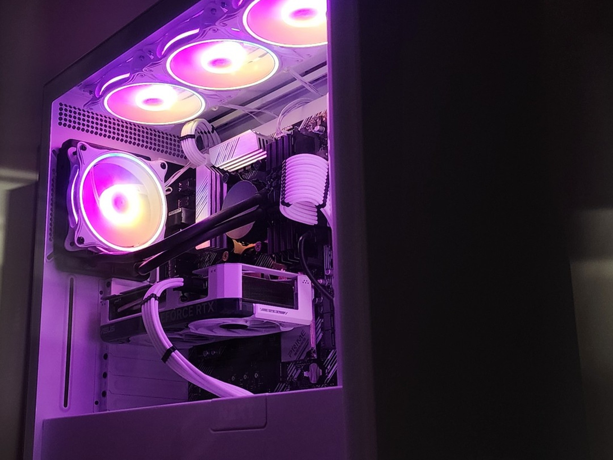 Gaming PC Ryzen 7 3700X 32GB RAM 1TB SSD RTX 4060 8GB Windows 11 Computer