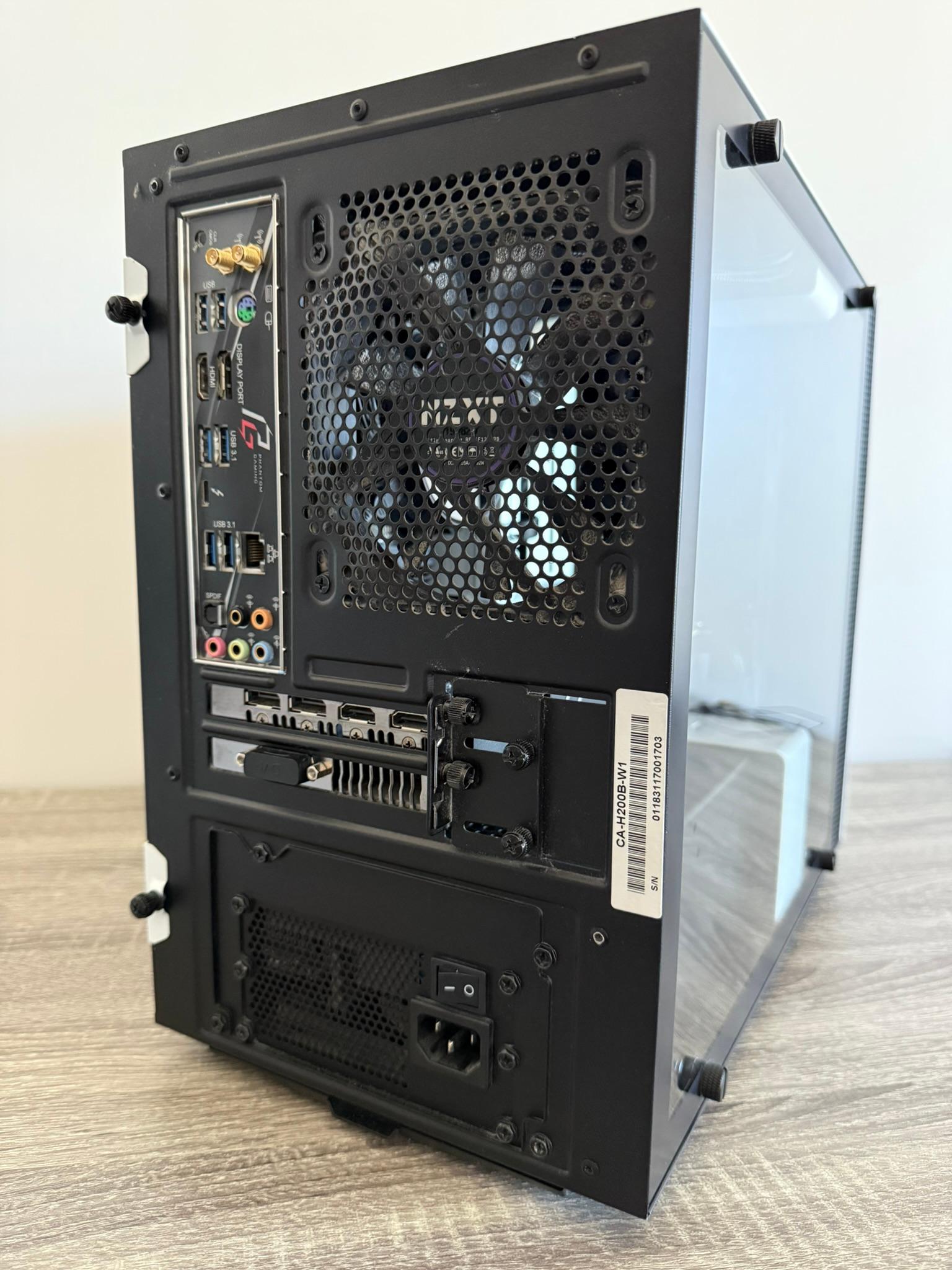 Sleek White Mini Gaming PC: i5-9600K, GTX 1070 Ti, 32GB RAM - Perfect for Esports & Minimalist Setup