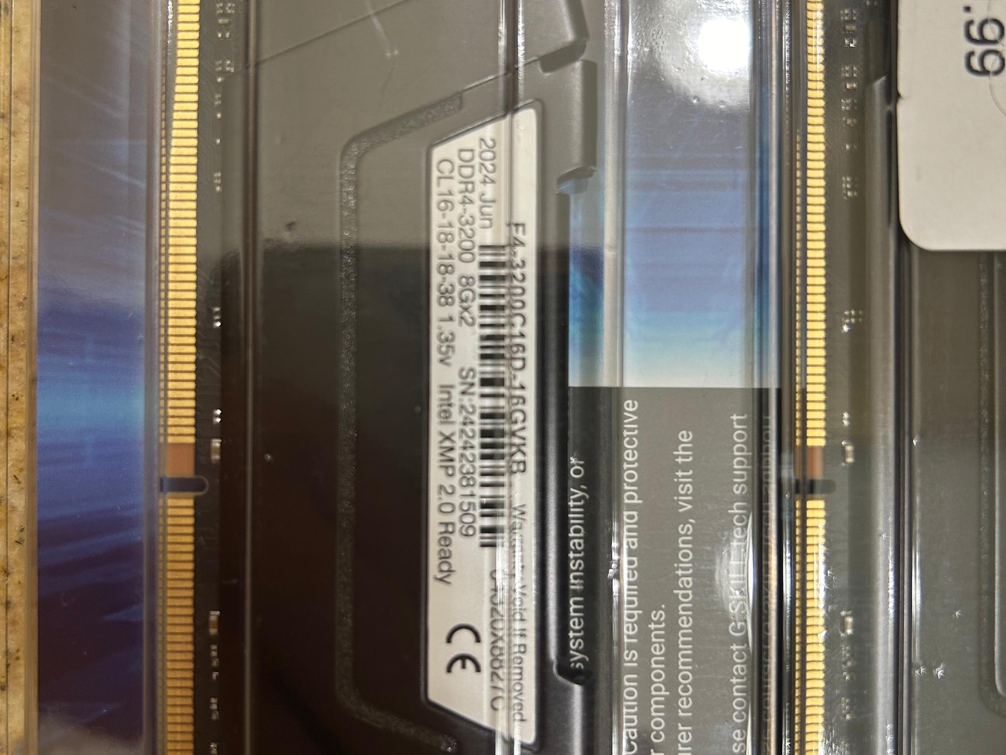 G.Skill Ripjaws V 16 GB DDR4–3200 16-18-18-38 1.35V Kit