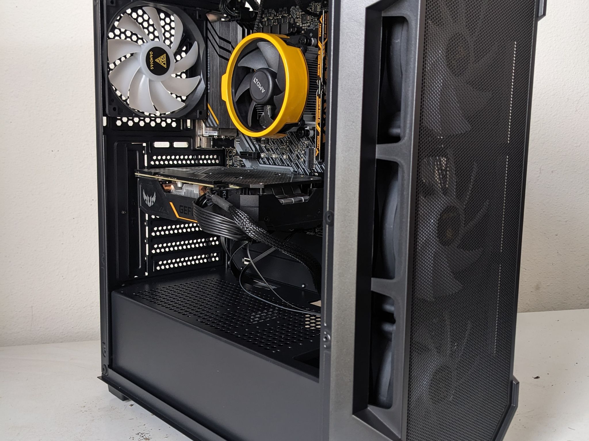 Asus TUF Gaming PC - Ryzen 5 3400G, GTX 1660 Super