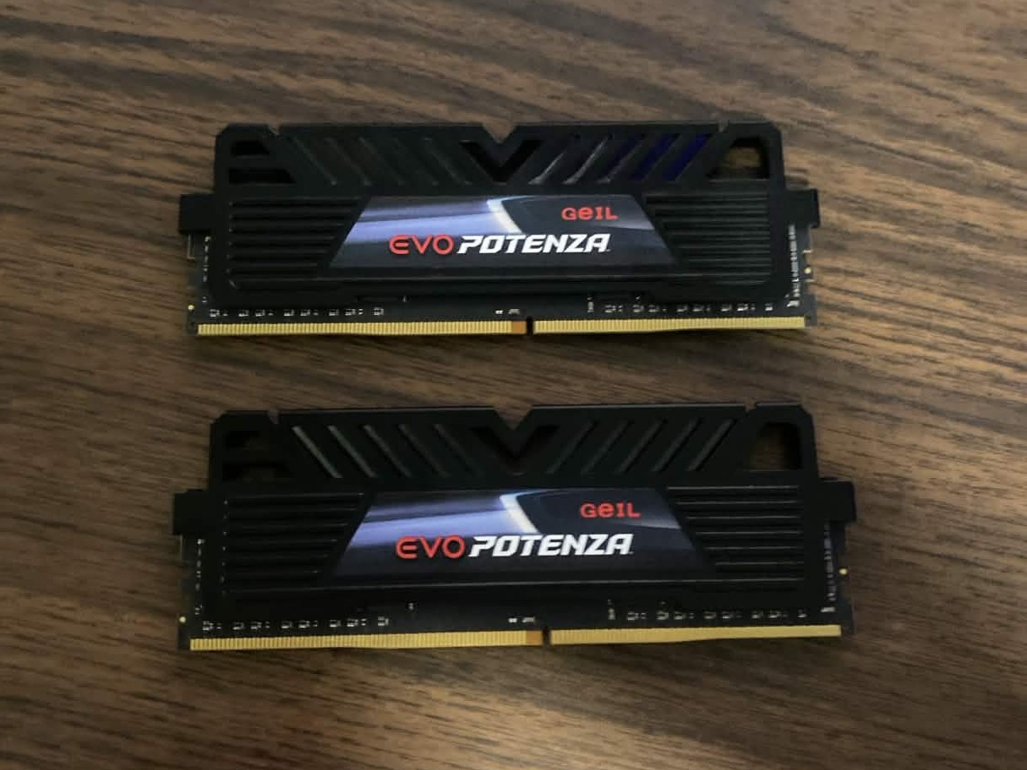 GeIL EVO Potenza GAPB48GB3200C18ASC 16GB (2x8GB) DDR4-3200 CL18