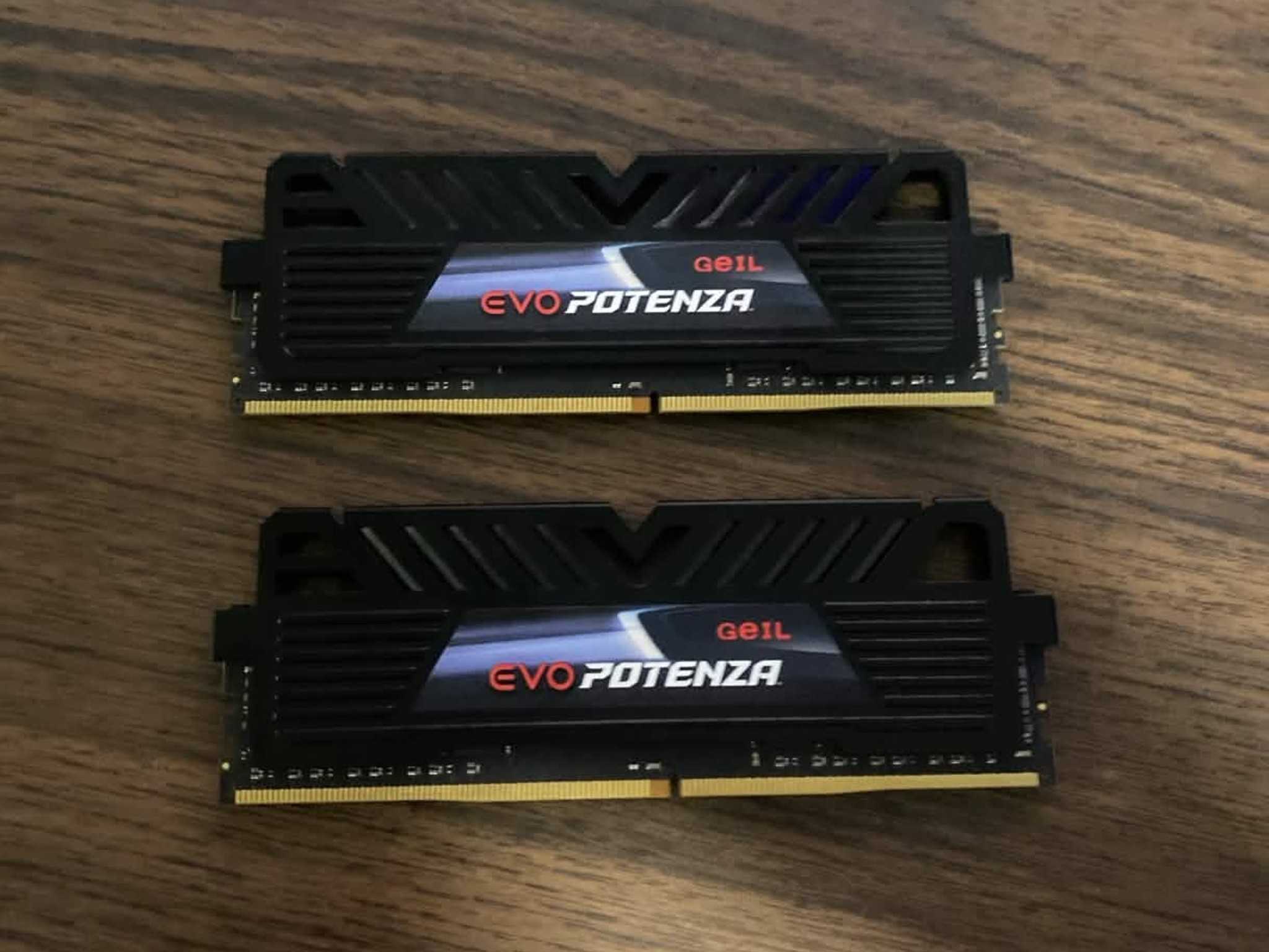 GeIL EVO Potenza GAPB48GB3200C18ASC 16GB (2x8GB) DDR4-3200 CL18