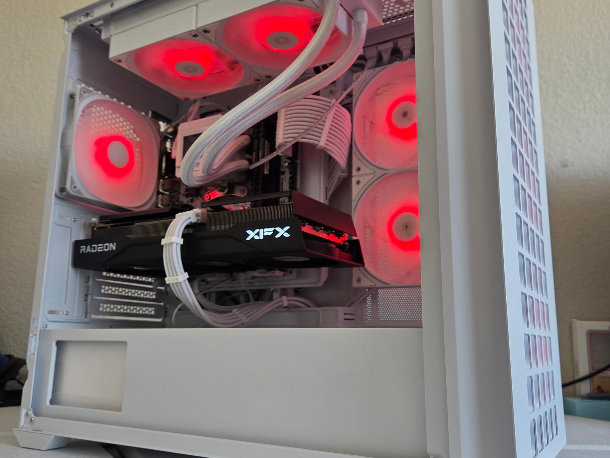 FROST PRO PLAYER🤍❄️💙9060XT Ryzen 7 5700x