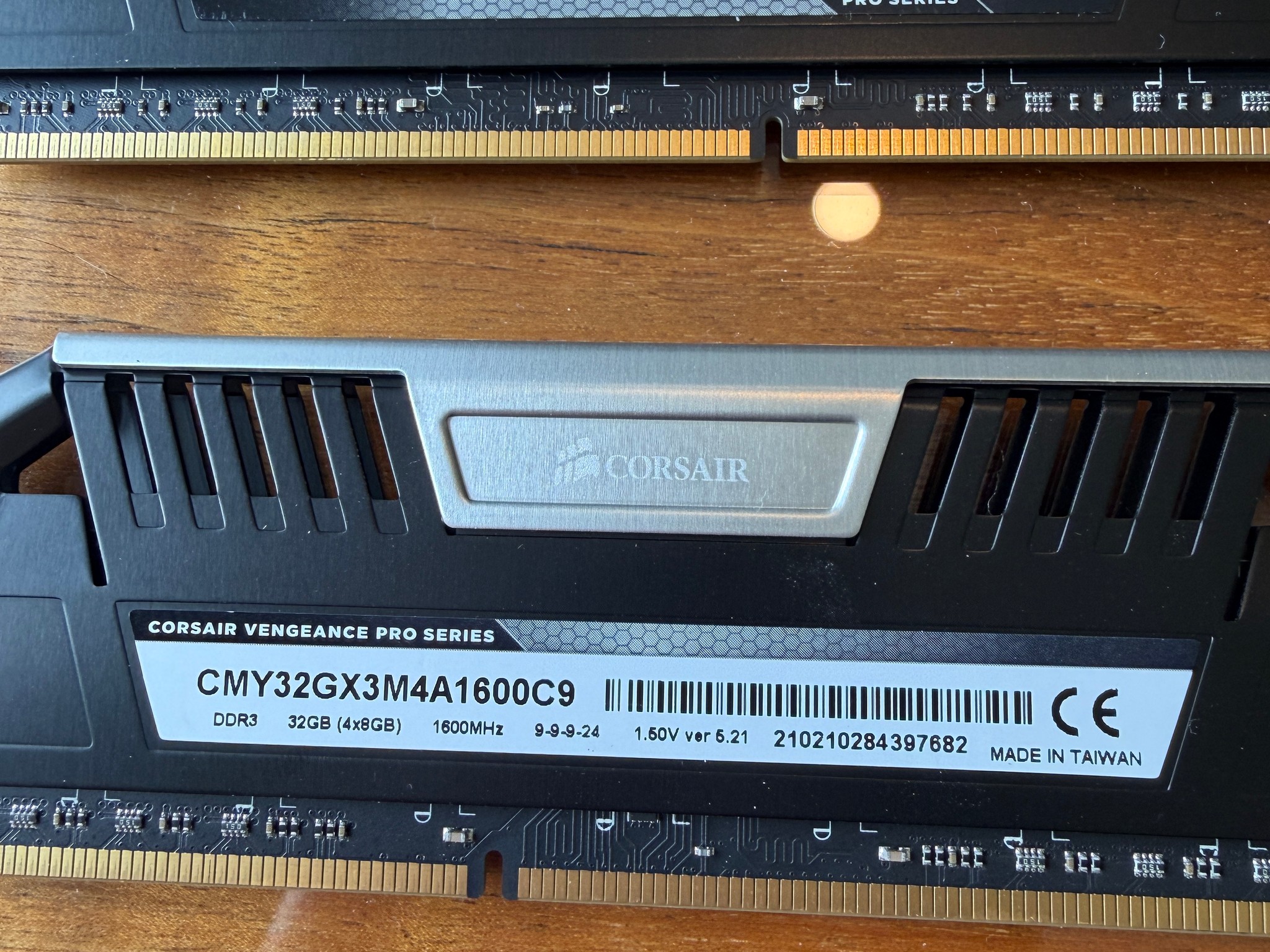 VENGEANCE® Pro Series — 32GB (4 x 8GB) DDR3 DRAM 1600MHz C9 Memory Kit