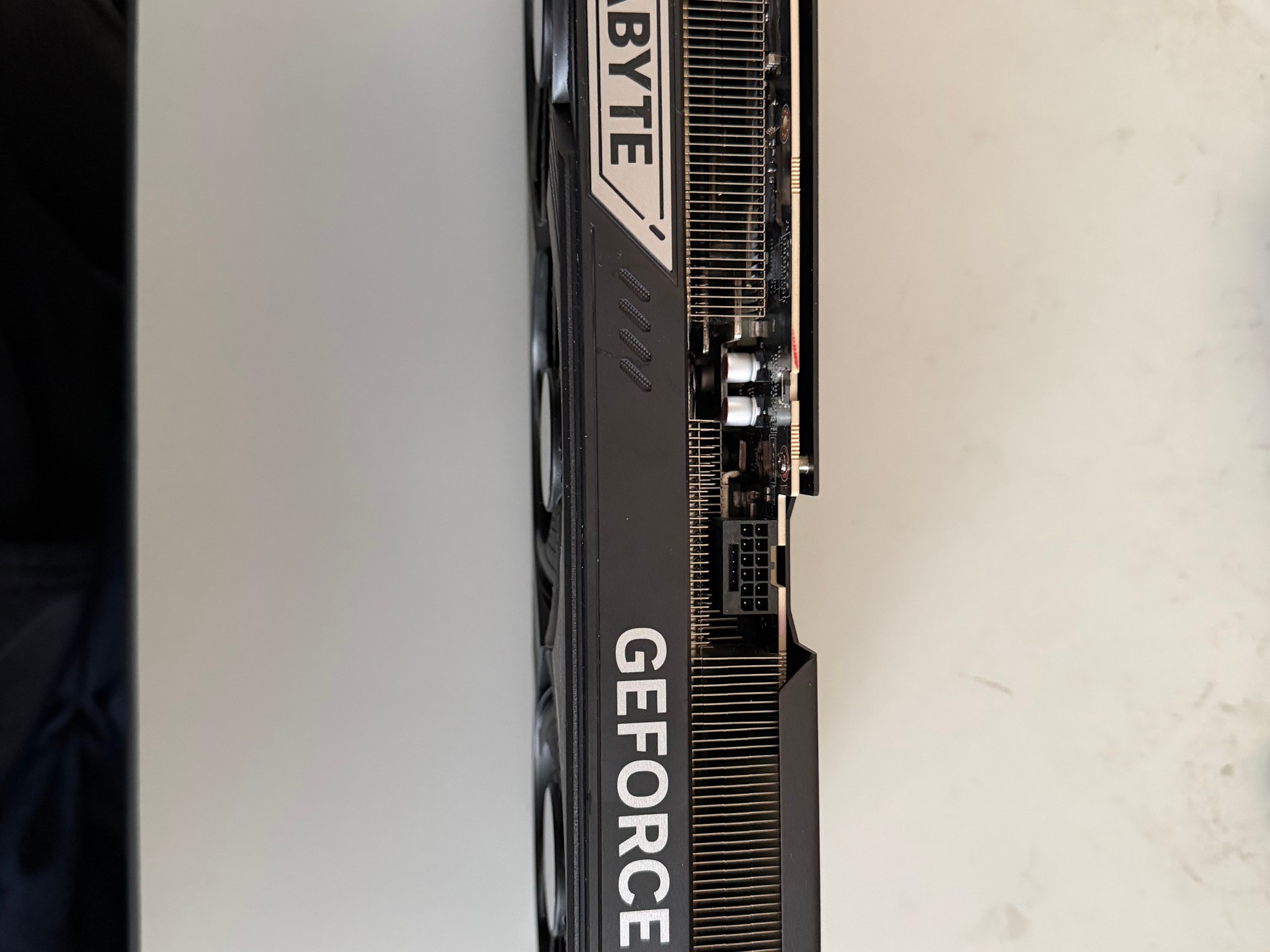 GIGABYTE GeForce RTX 5080 WINDFORCE SFF 16G
