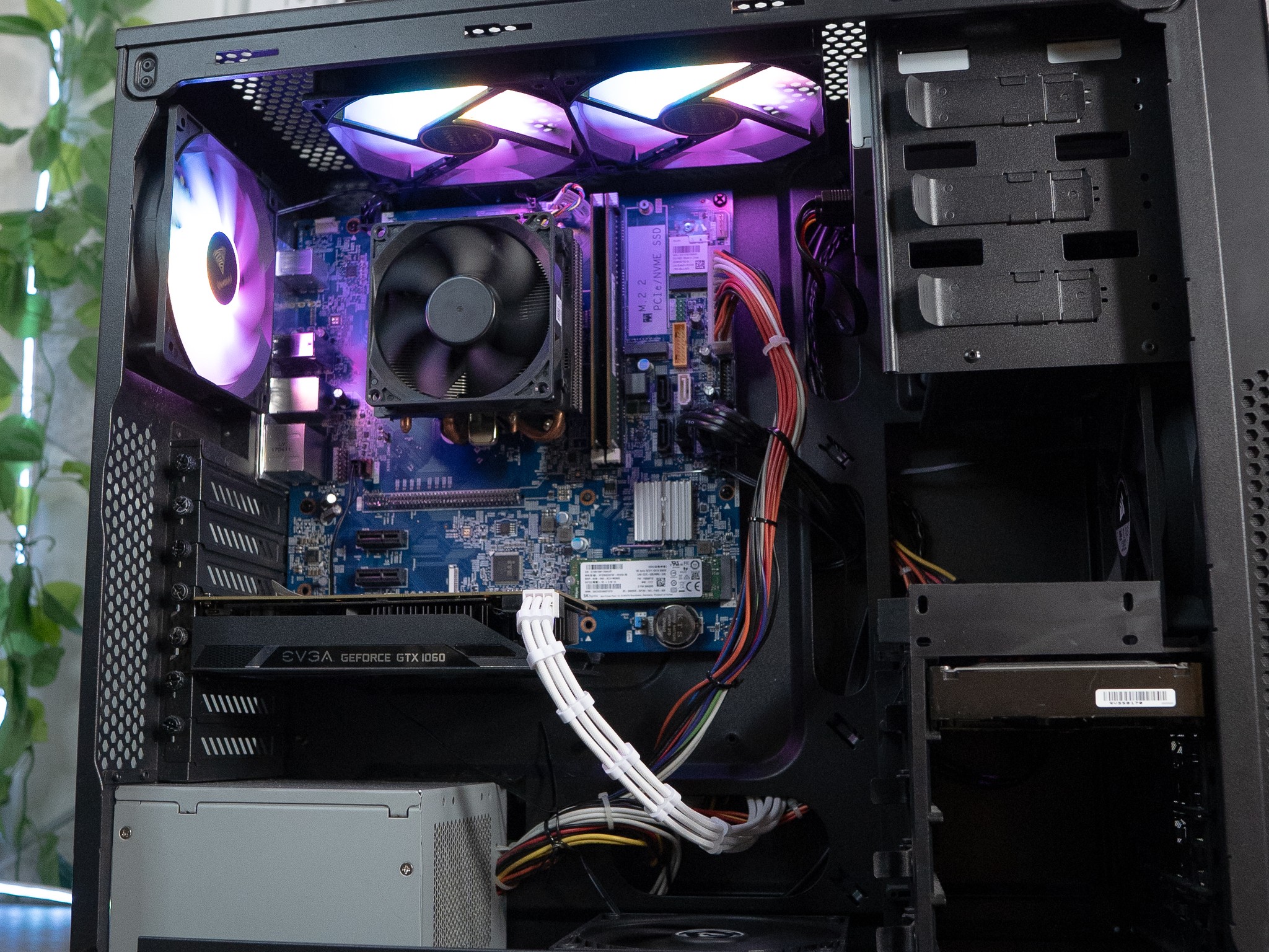 🎮👾 | EVGA GTX 1060 6GB | RYZEN 5 1600X | 16GB DDR4 RAM | 256GB M.2 SSD + 1.5TB HDD | Elite Borealis