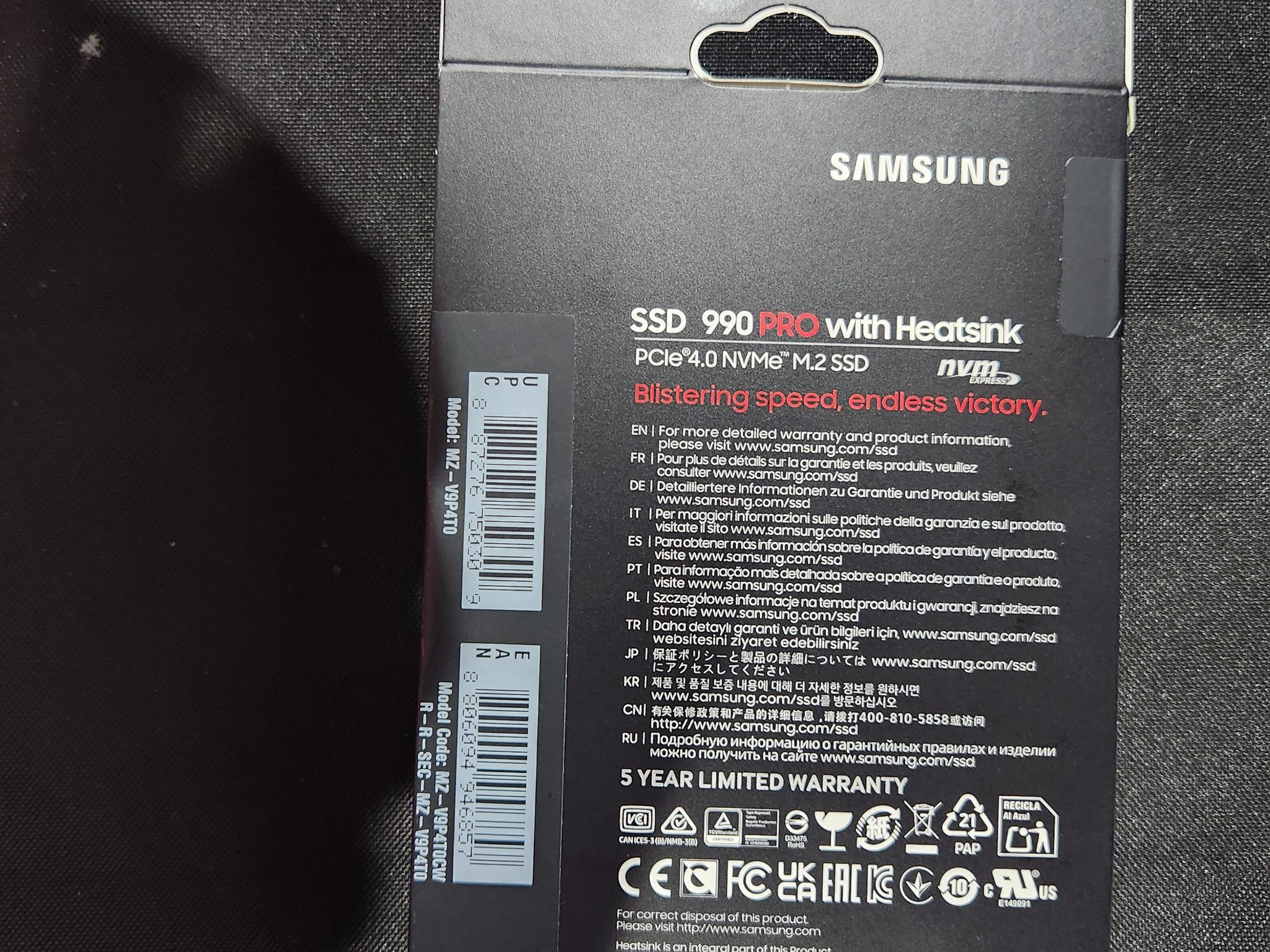 Samsung SSD 990 PRO with Heatsink 4TB, NVMe M.2, Up to 7,450MB/s