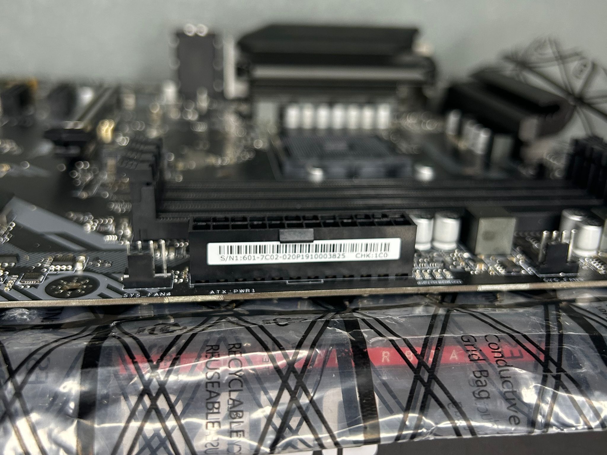 MSI B450 Tomahawk ATX AM4 Motherboard