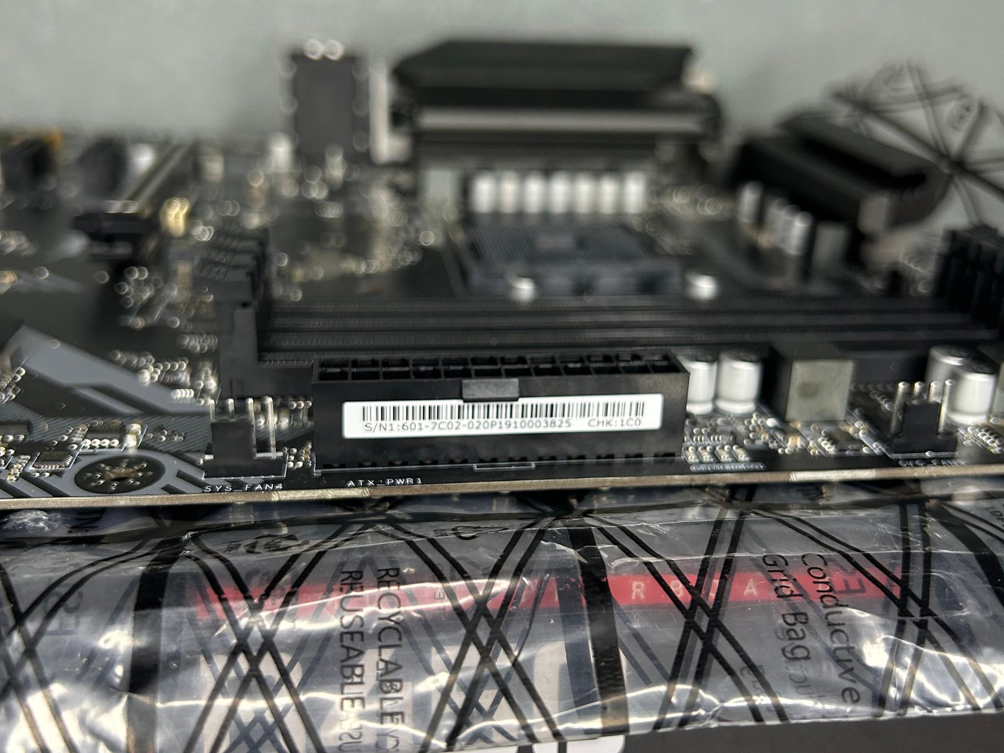 MSI B450 Tomahawk ATX AM4 Motherboard
