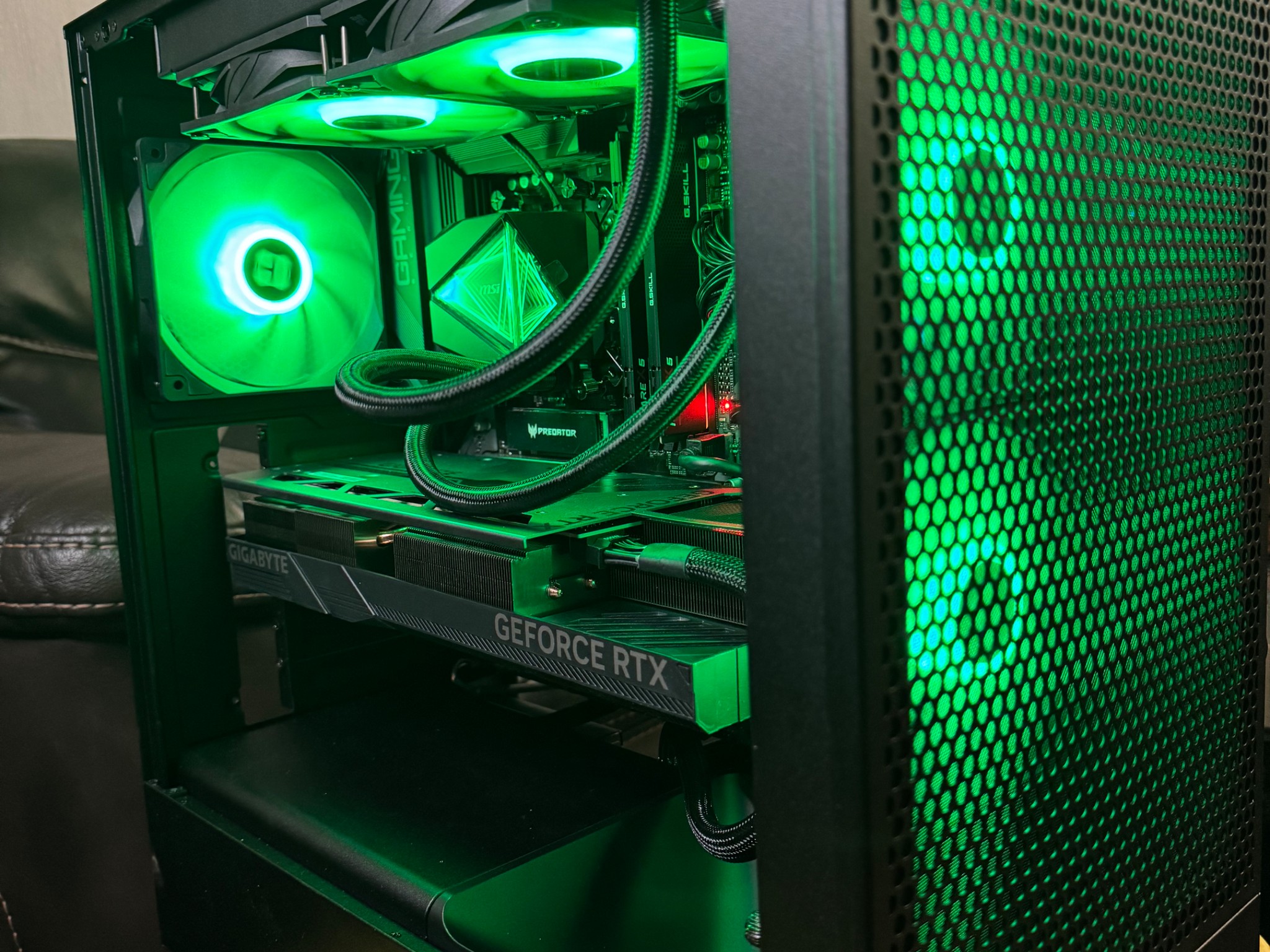 4090 GAMING PC | Ryzen 7 9800x3d | 64gb RAM | 2tb SSD