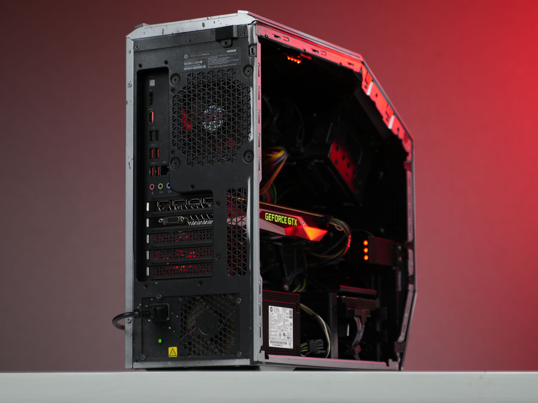 “OMNFORM RW” GTX 1080 Intel Core i7 8700 16GB 1.3TB Windows 11 Gaming PC Powerhouse
