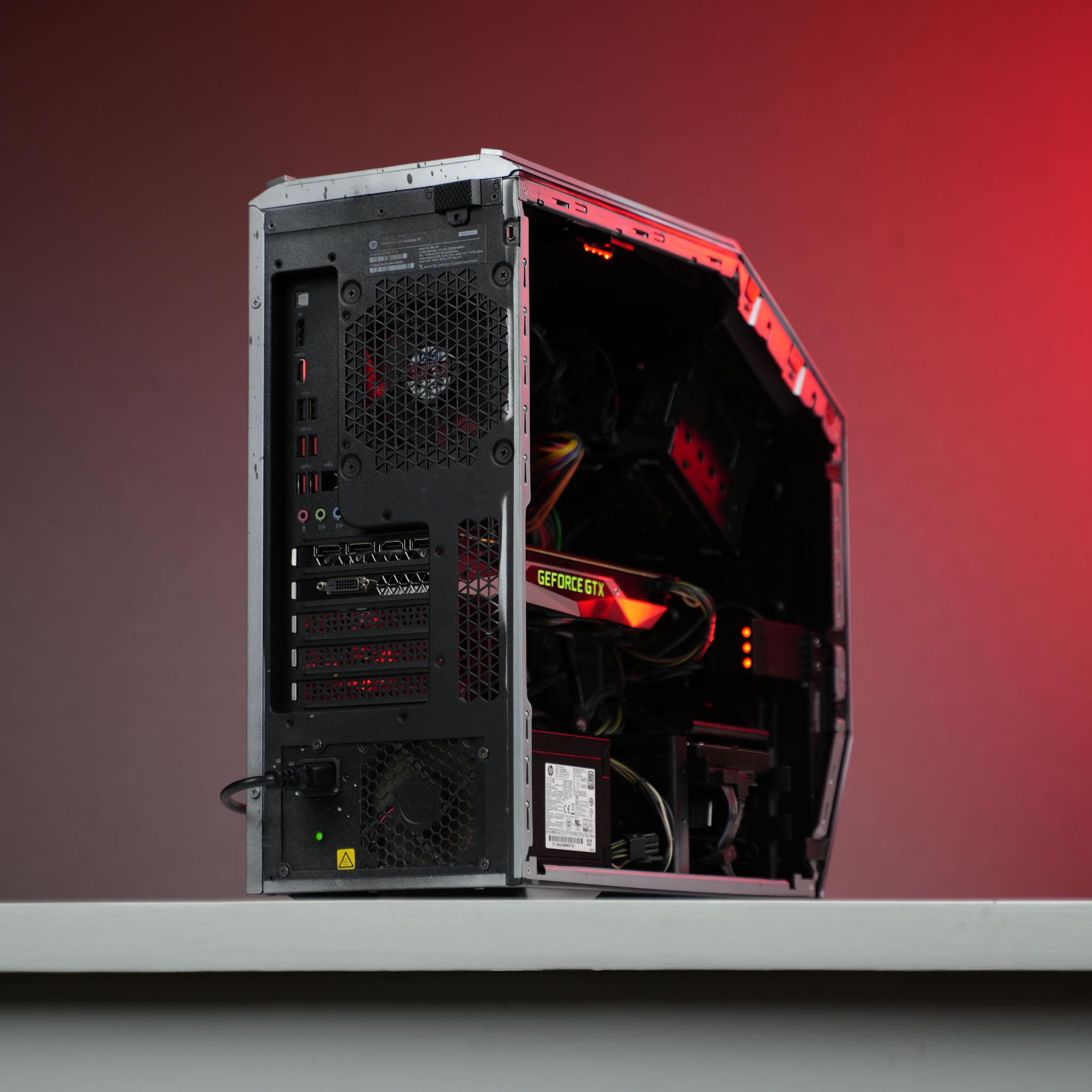 “OMNFORM RW” GTX 1080 Intel Core i7 8700 16GB 1.3TB Windows 11 Gaming PC Powerhouse