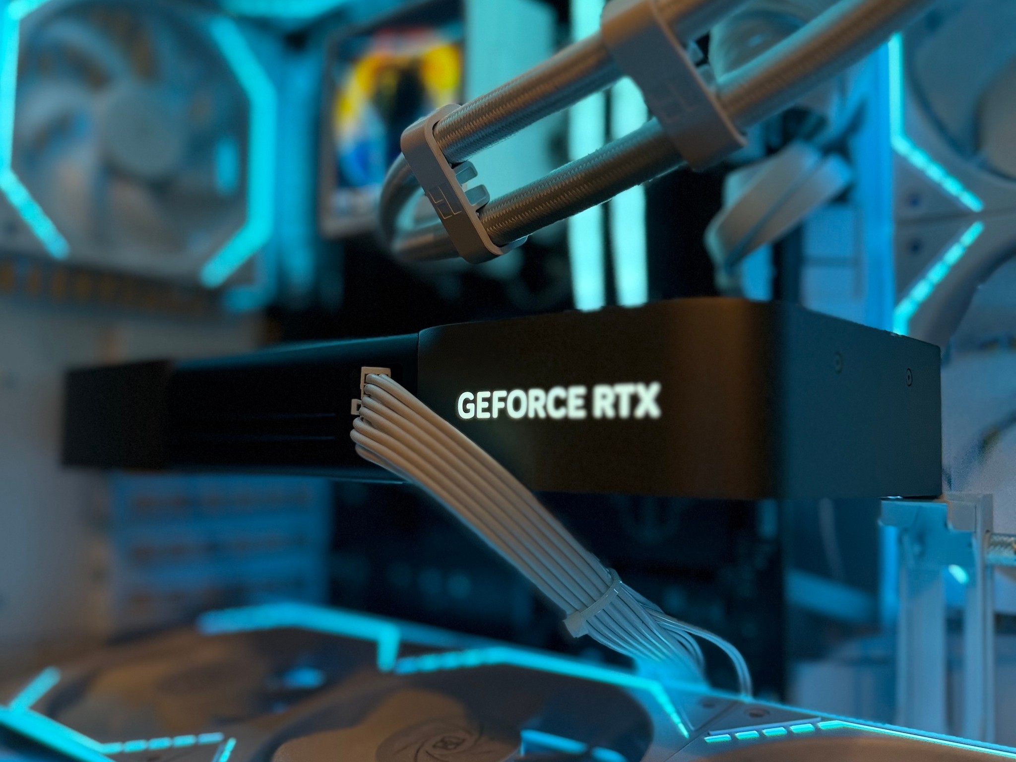 RTX 5080 | Ryzen 7 9850X3D | 32GB DDR5 | 2TB NVMe | 1000W - Gaming PC