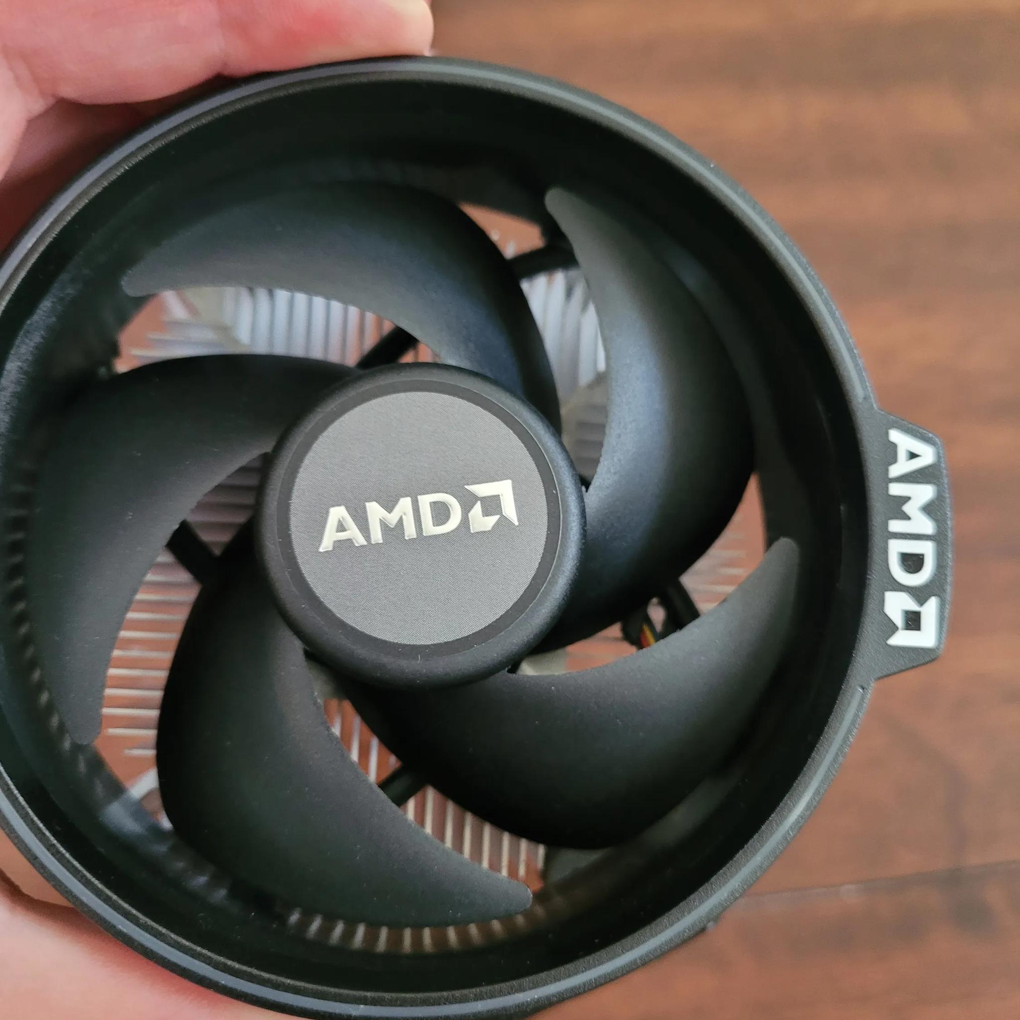 AMD Ryzen 7 2700 8-Core Processor (with Wraith Spire LED Cooler) NO OG BOX