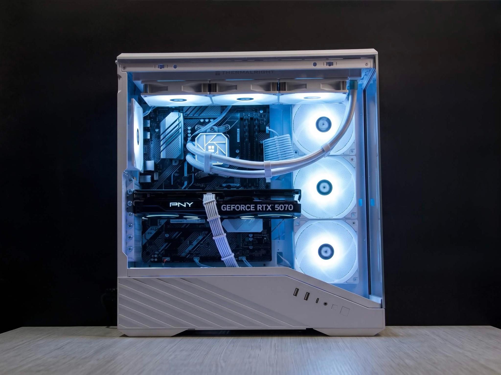 RTX 5070, Ryzen 7, 32GB DDR4, 1TB NVMe SSD, WiFi - Liquid Cooled Gaming PC