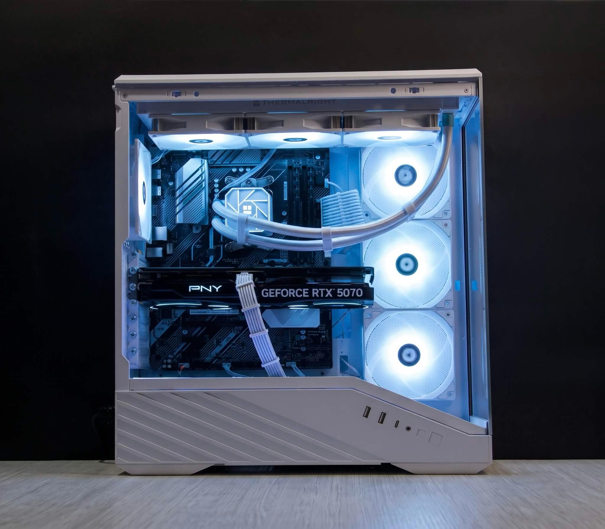 RTX 5070, Ryzen 7, 32GB DDR4, 1TB NVMe SSD, WiFi - Liquid Cooled Gaming PC