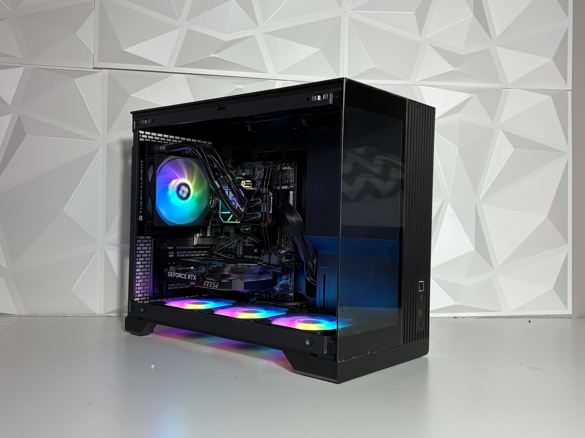 EXT View 70X Lite - Ryzen 5 5500, RTX 5050 8GB, 32GB DDR4 Ram, 1TB SSD