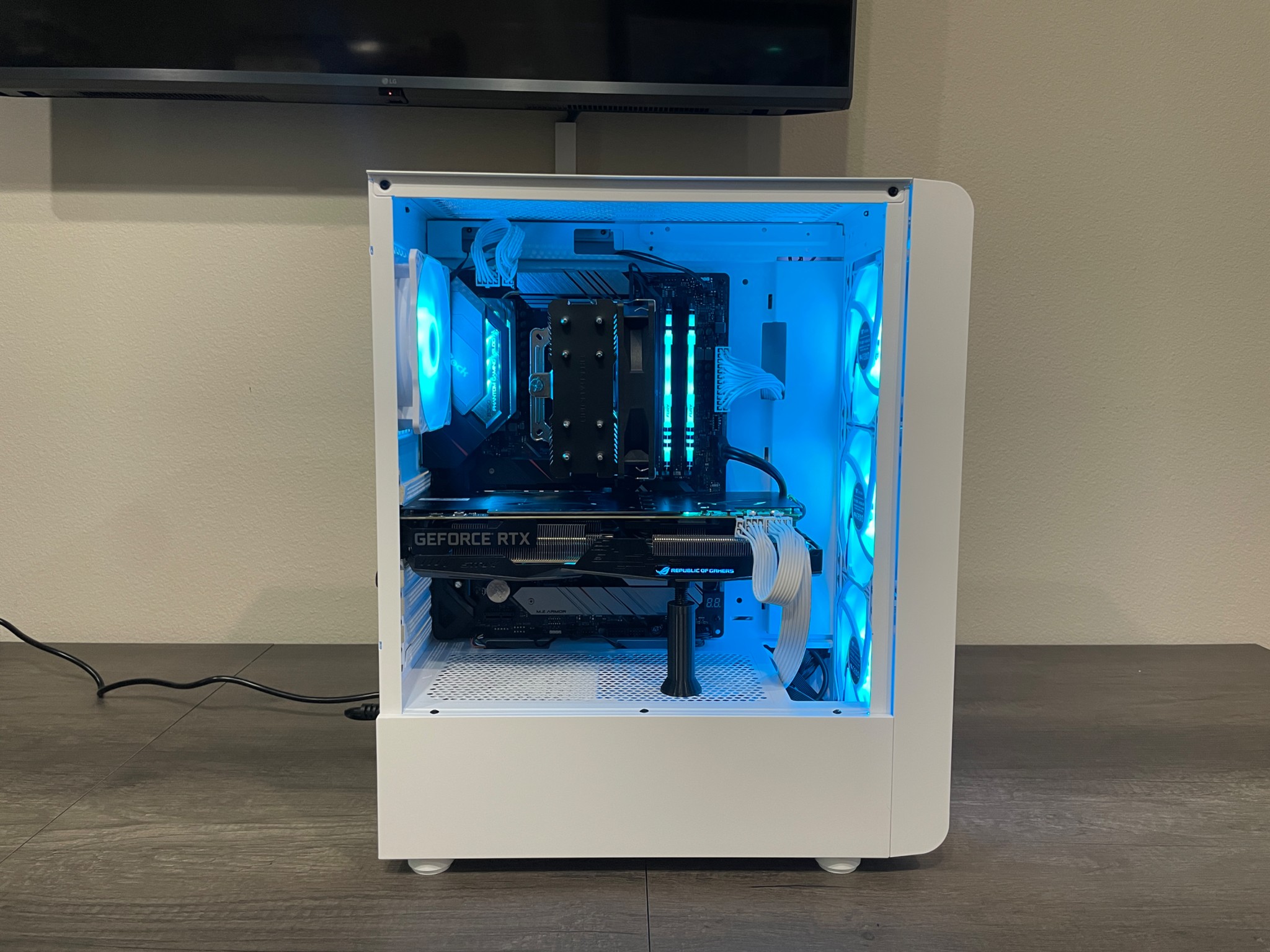 Custom White Gaming PC / ASROCK PG Velocita / Ryzen 7 3700X / RTX 2070 / 16GB / 1TB / Windows 11 Pro