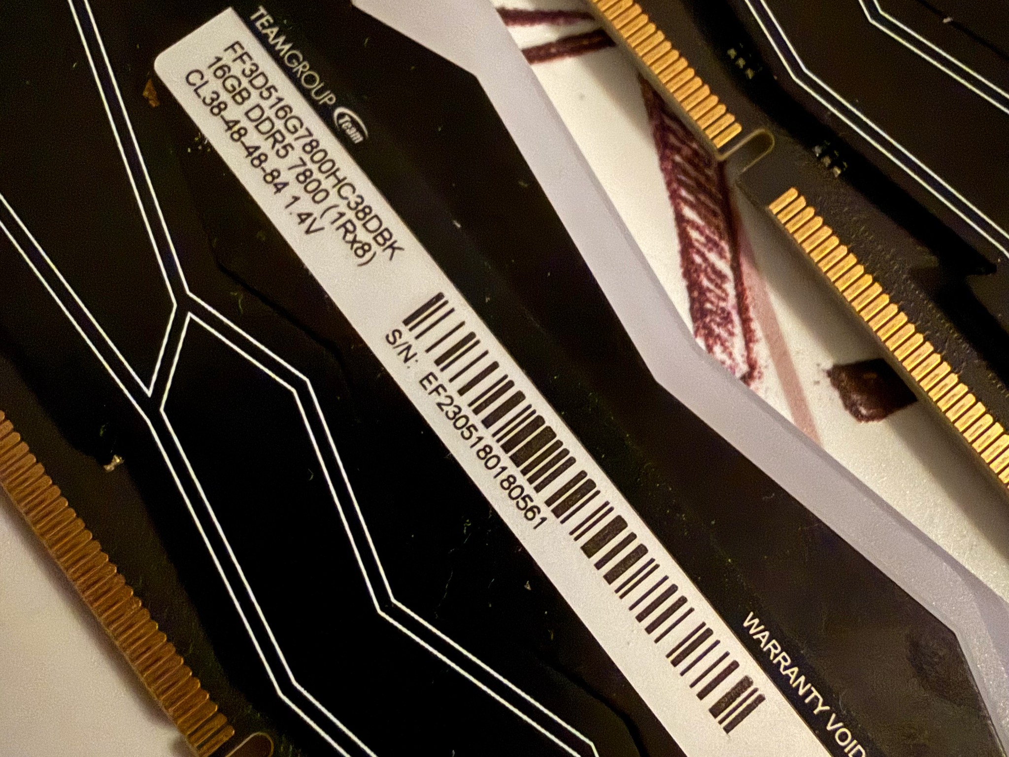 T-Force Delta RGB DDR5 32GB (2x16GB) 7800MHz CL38 DIMM Desktop Memory Black RGB