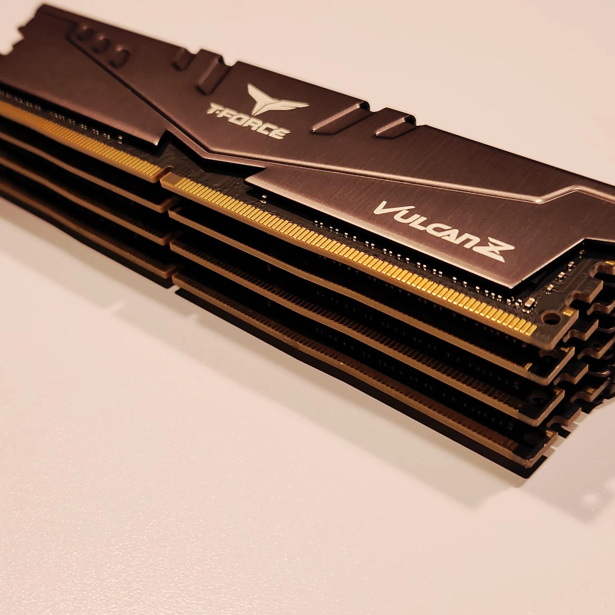 128GB DDR4 RAM KIT | 4 x 32GB STICKS | 3600MT/s | TEAMGROUP T-Force Vulcan | Great Condition !!!
