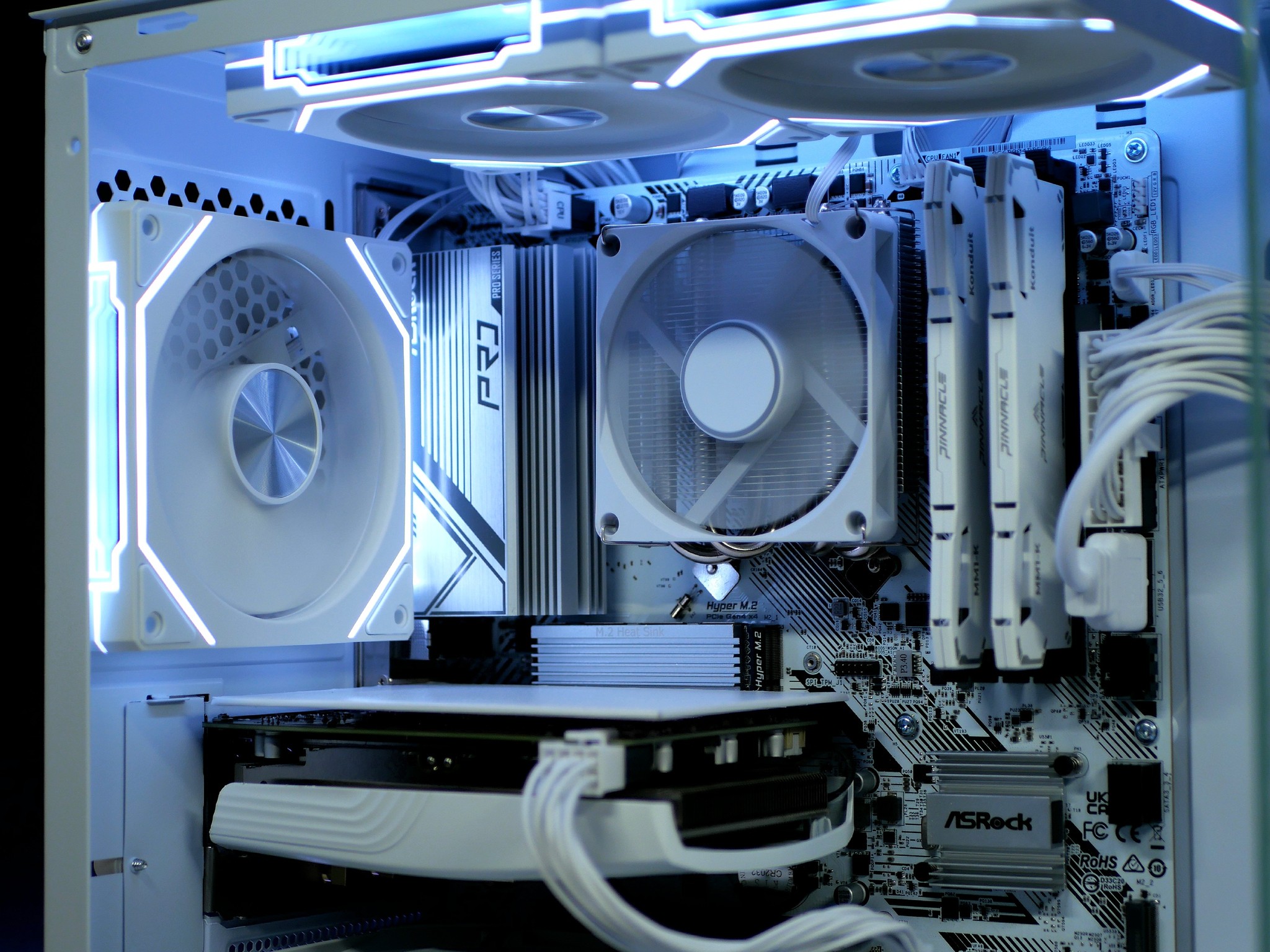 🧊|RTX 4060, Ryzen 5 3600 White gaming PC