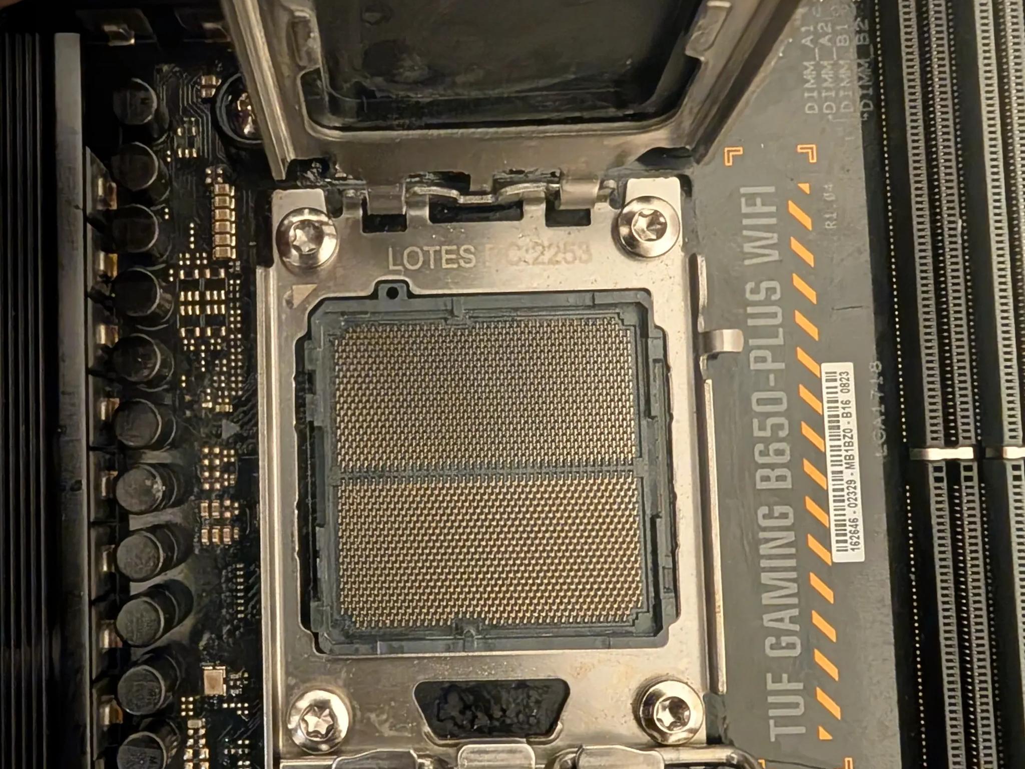 ASUS TUF GAMING B650-PLUS WIFI AM5, ATX motherboard, PCIe® 5.0 M.2 , DDR5