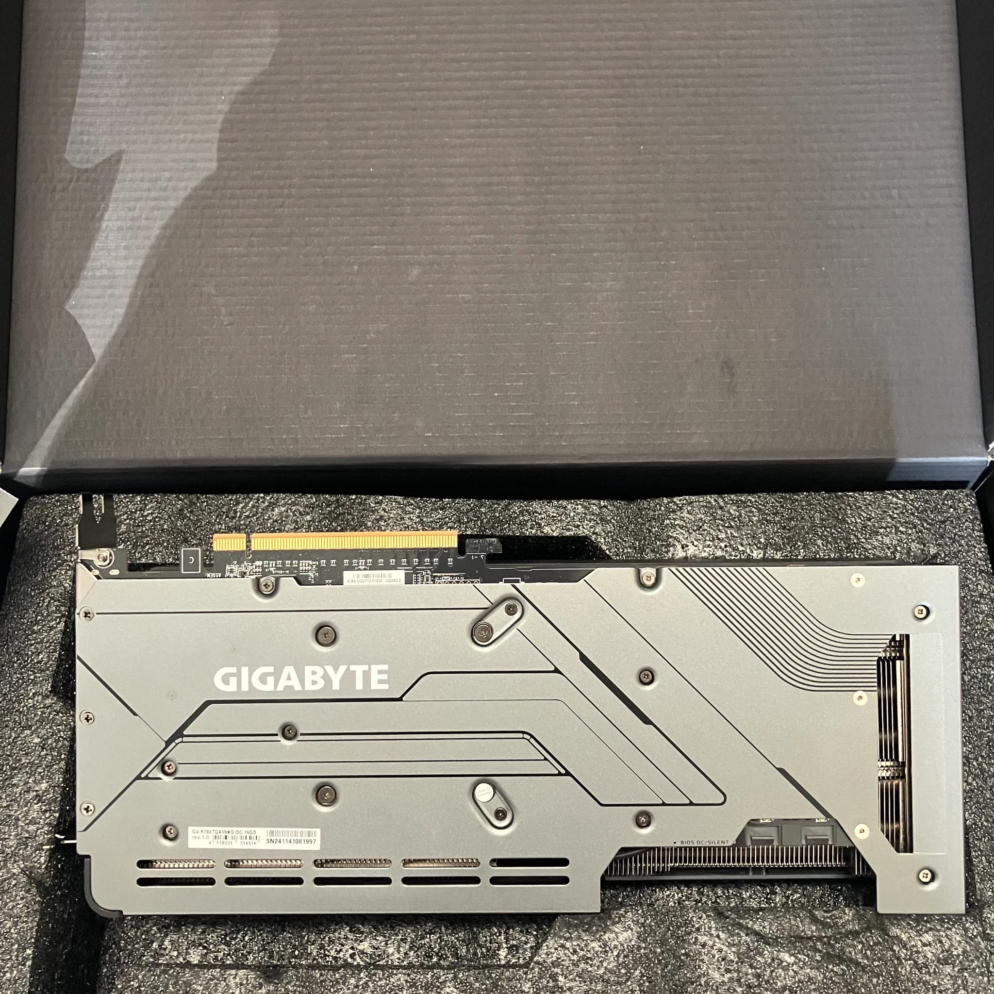 Radeon 7800xt Gigabyte Gaming OC 16GB