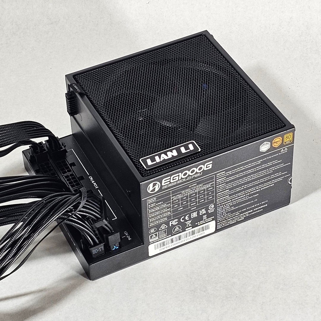 LIAN LI EG1000G 1000W Gold Power Supply | Jawa